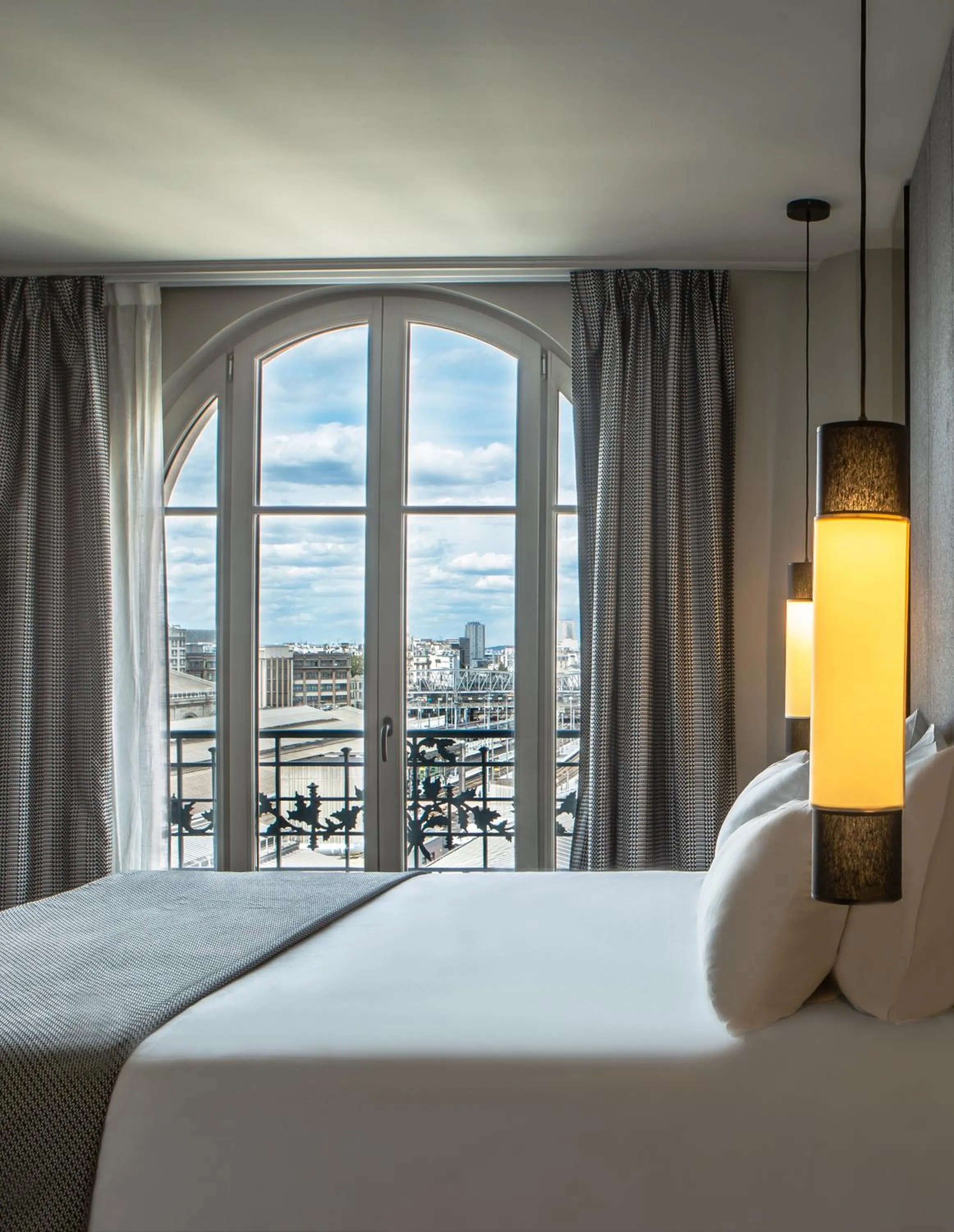 Bed in Hotel Flanelles Paris