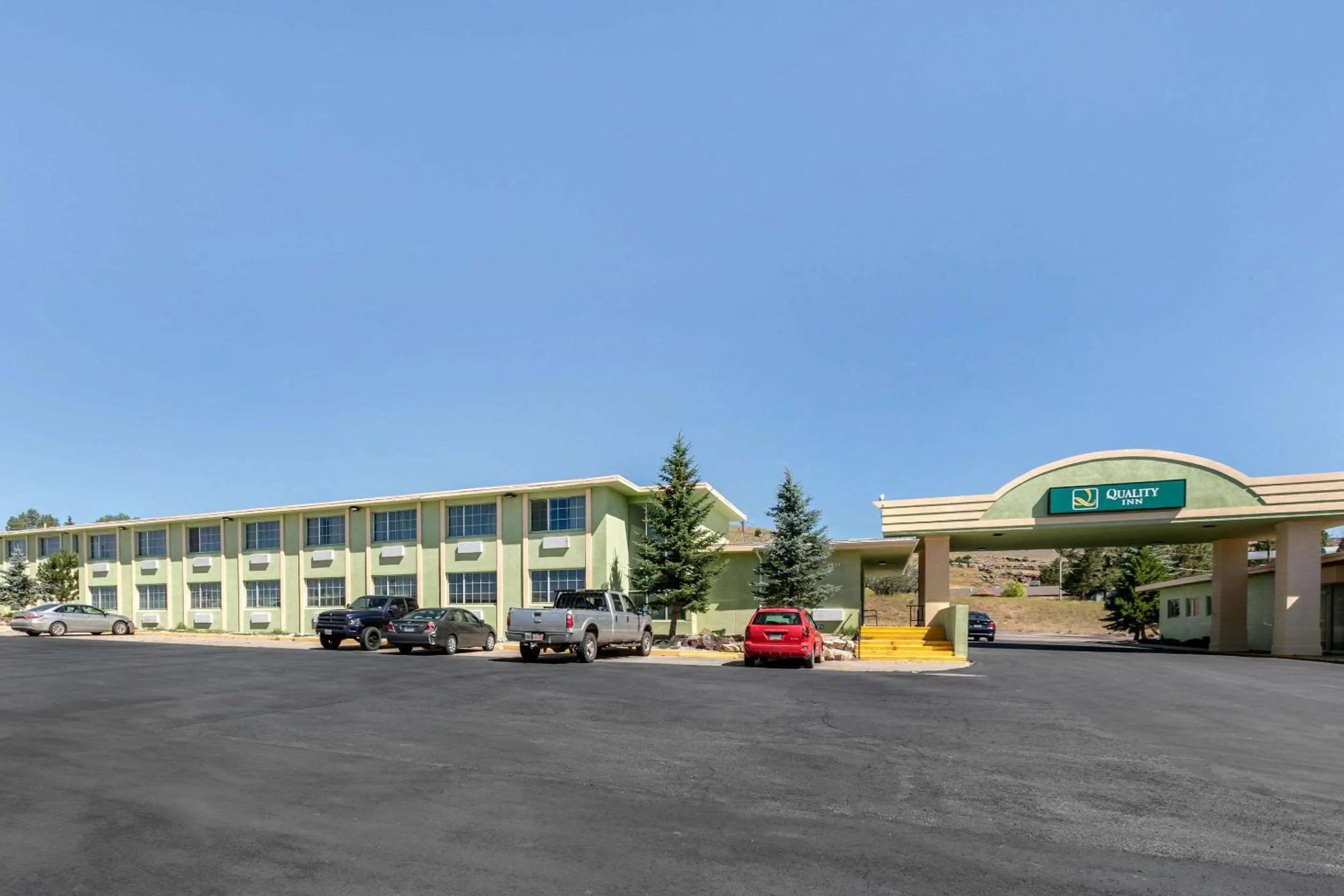 Property building in Quality Inn Rawlins I-80