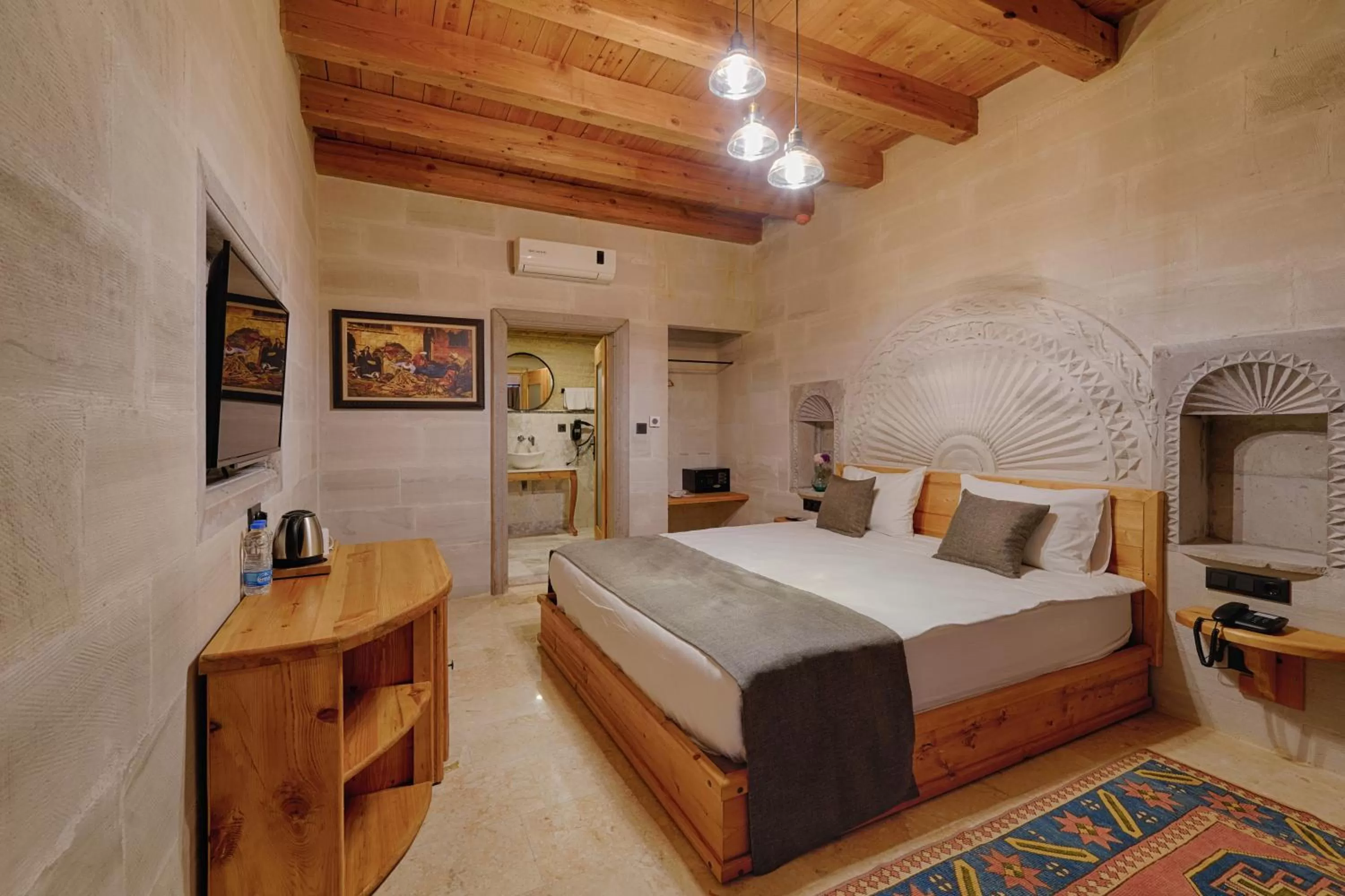 TV and multimedia in Concept Cave House