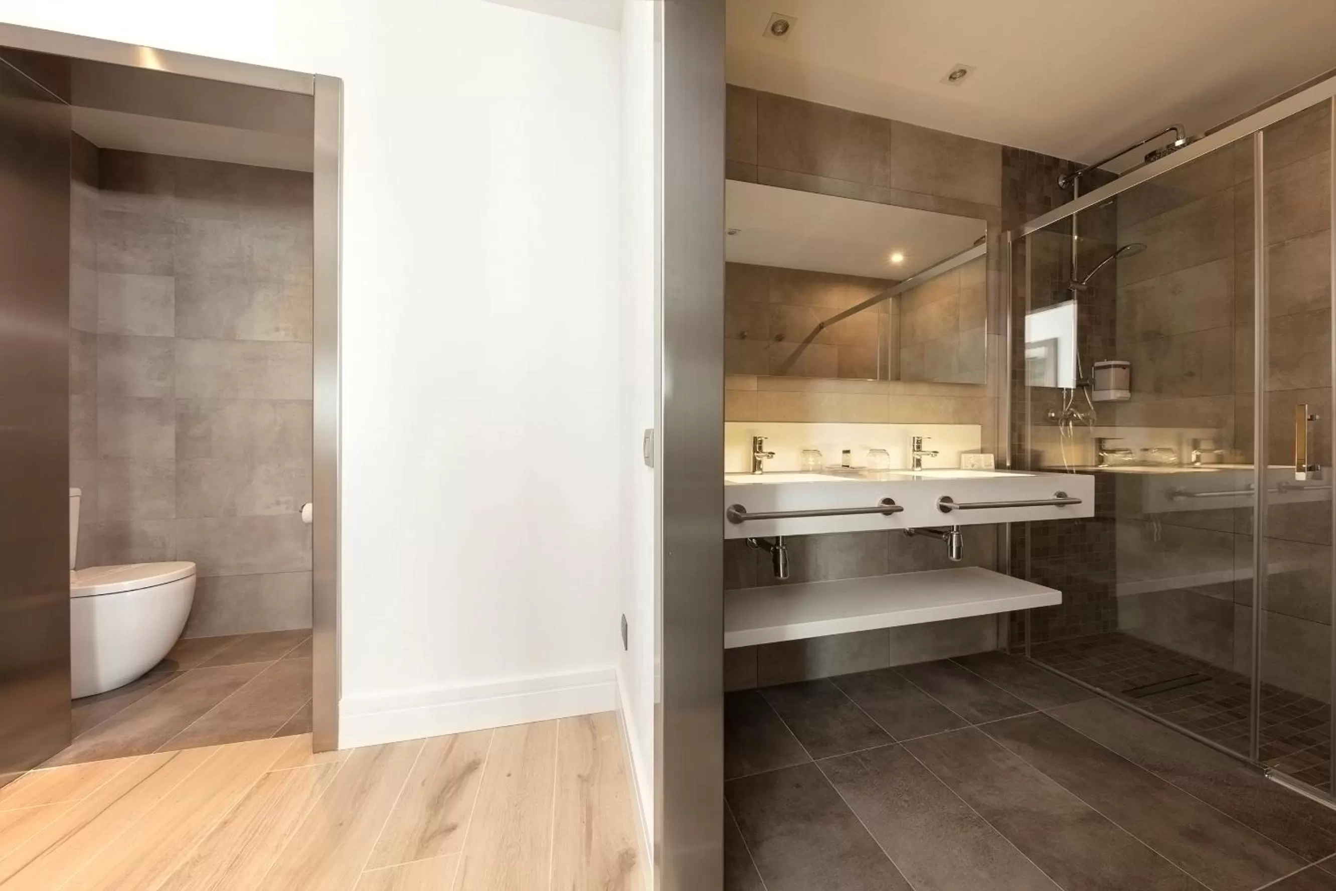 Bathroom in Hotel Oasis