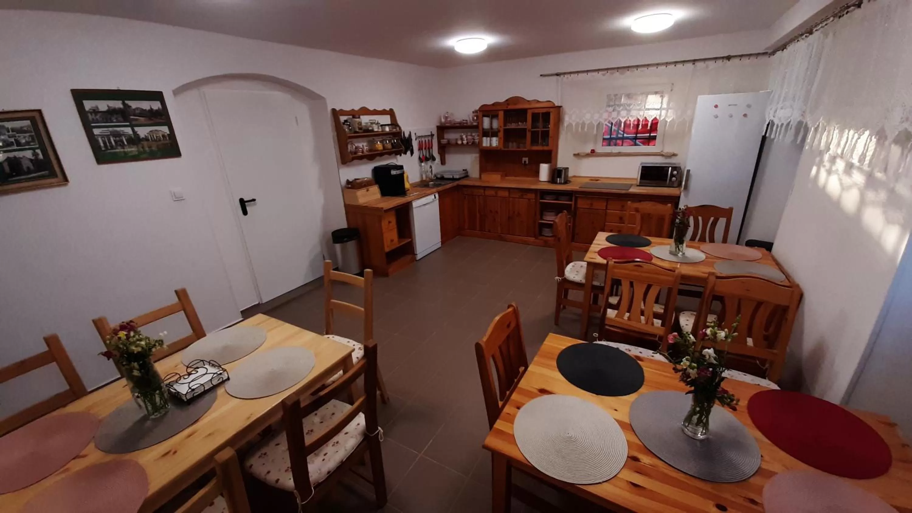 Dining area in Dworek pod świerkami