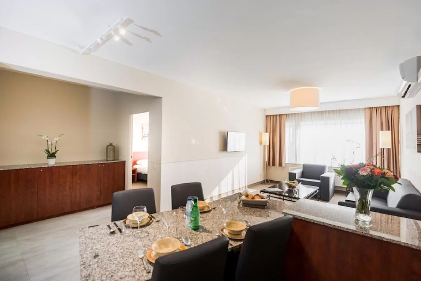 Dining area in Arass Hôtel & Business Flats