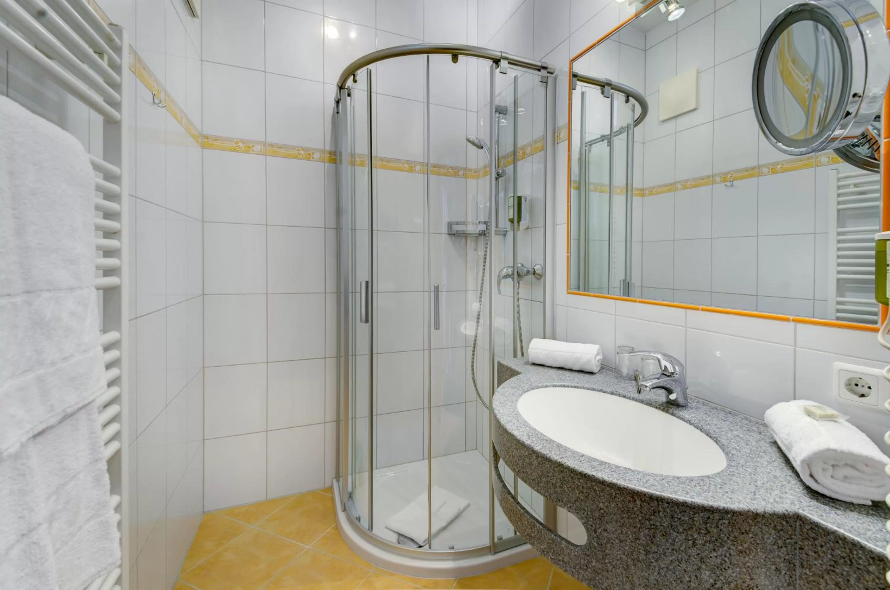 Bathroom in VÖTTER'S HOTEL in Kaprun am Kitzsteinhorn - Skibus direkt