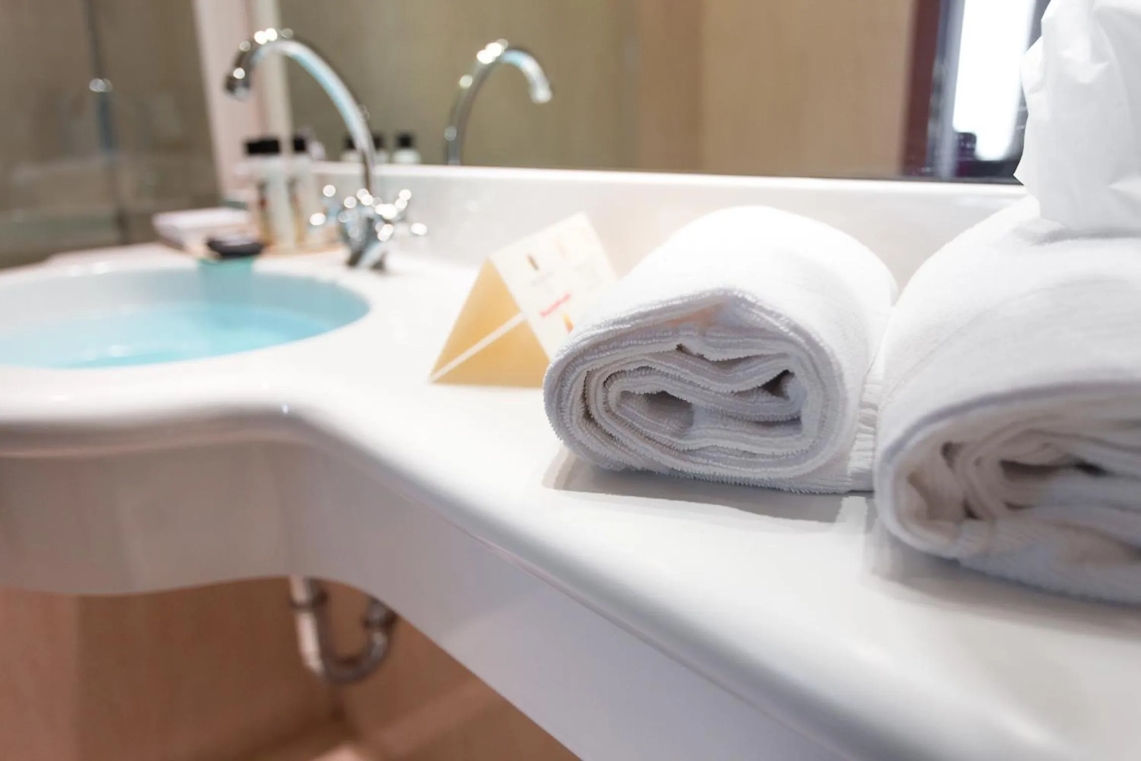 Bathroom in Hotel De Londres