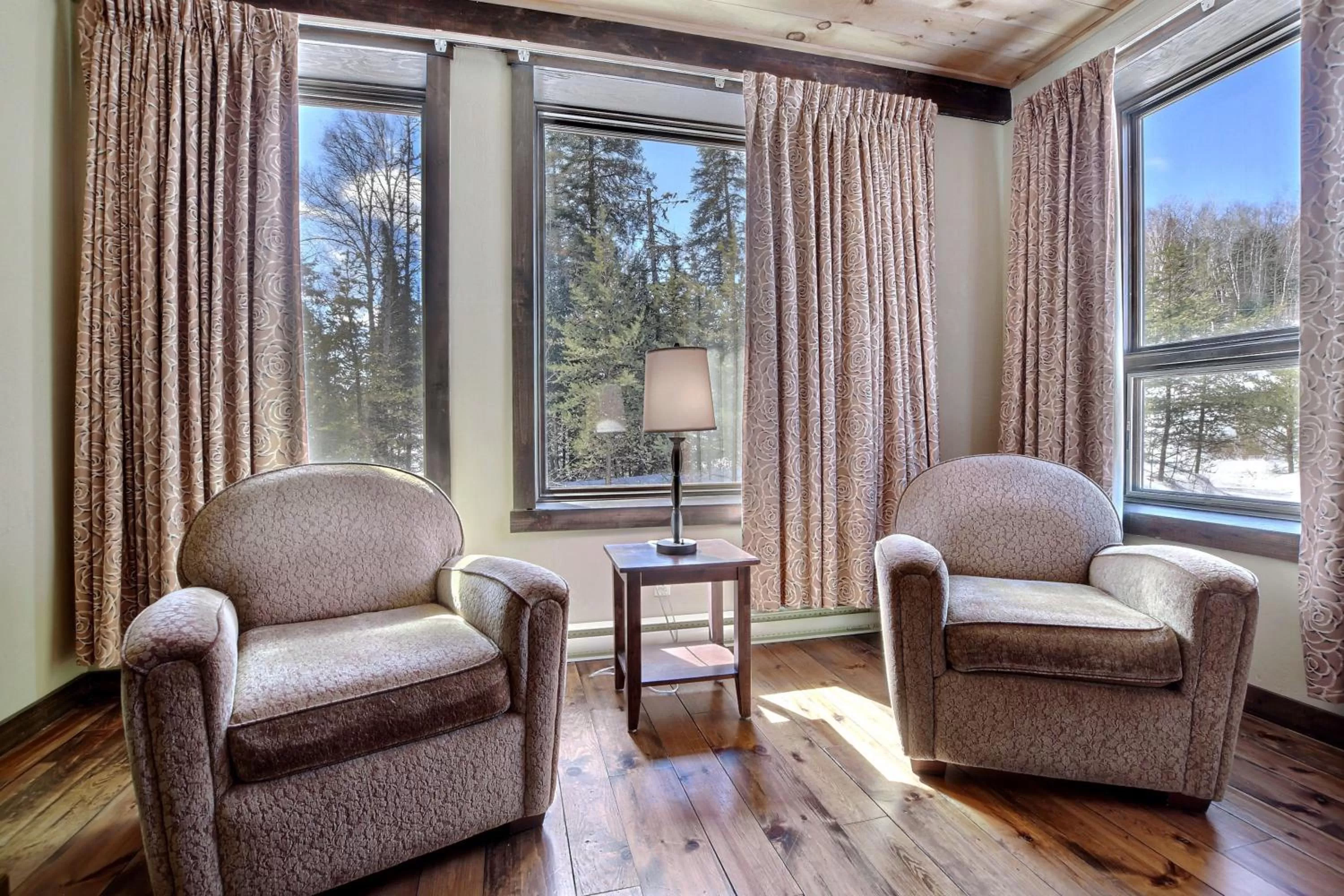 Les Condos Du Lac Taureau- Rooms & Condos