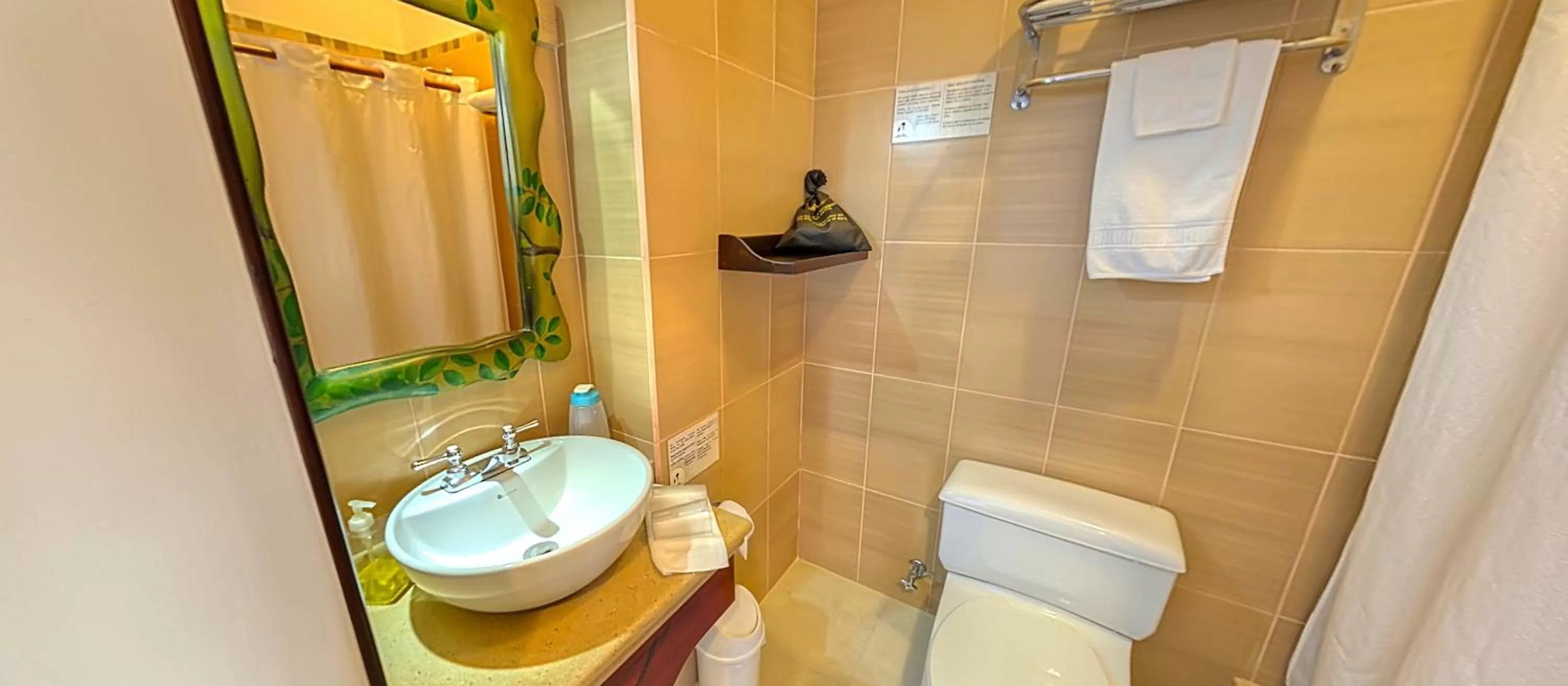 Bathroom in Hotel Galapagos Suites B&B