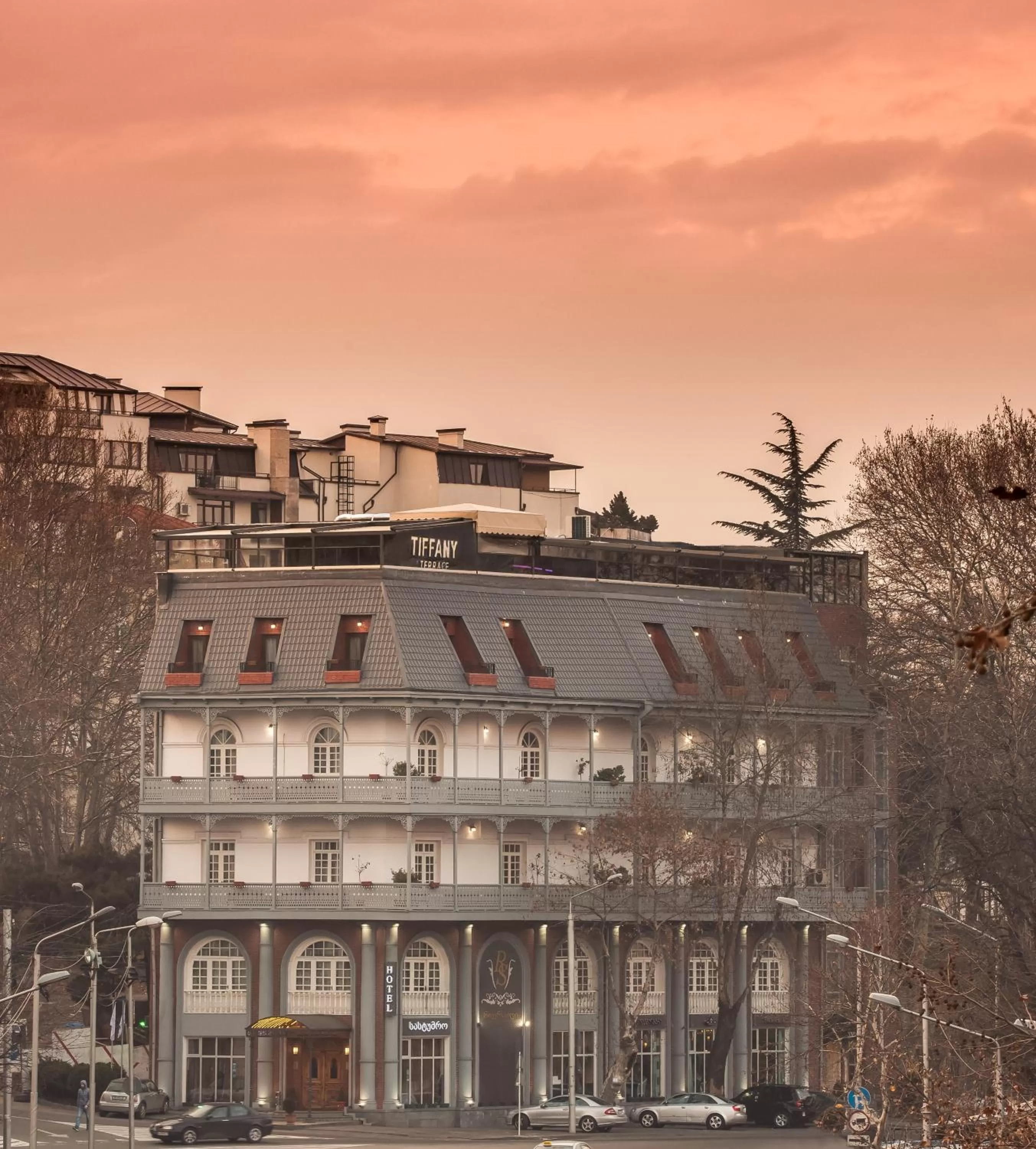 Facade/entrance in River Side Hotel Tbilisi