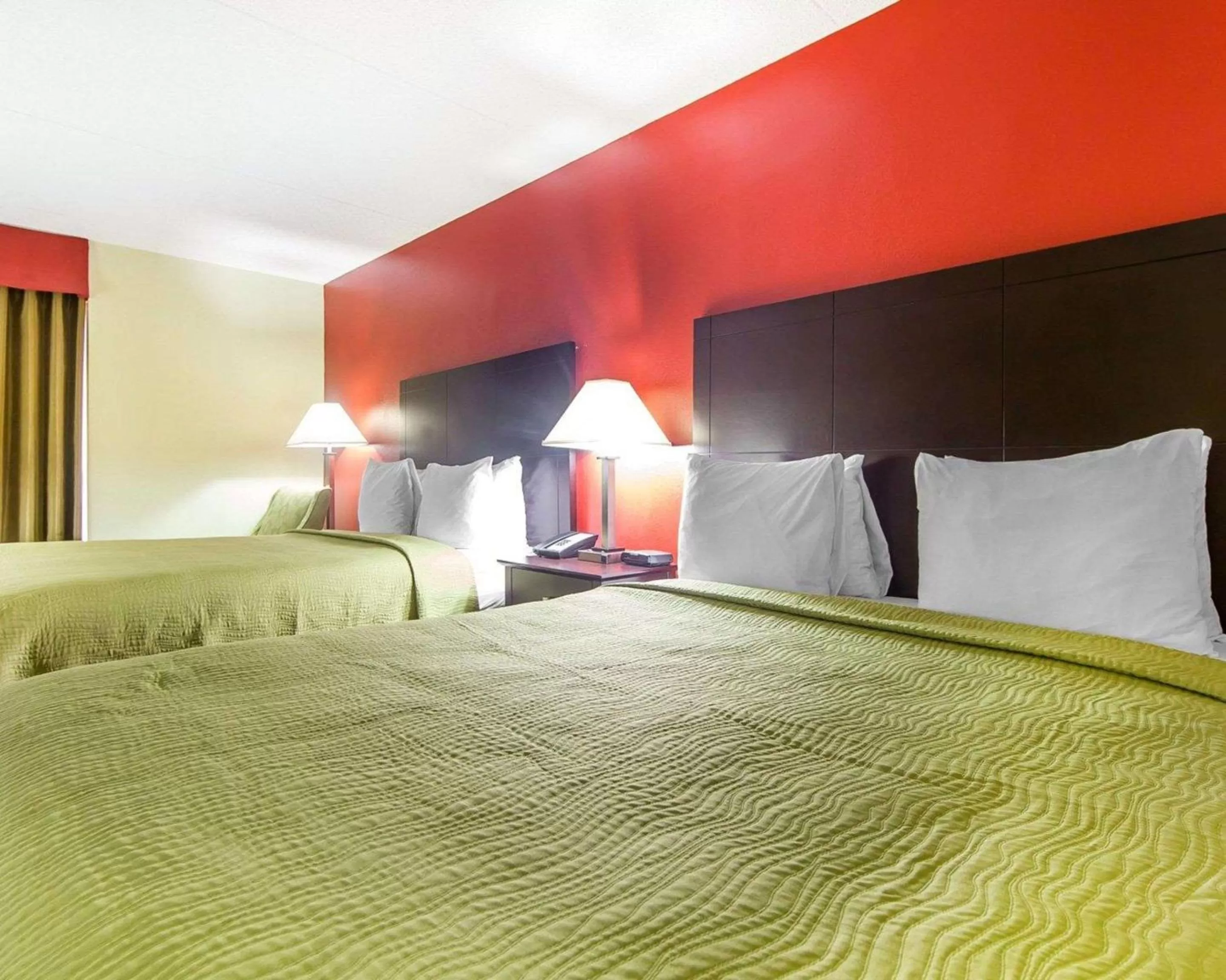 Photo of the whole room, Bed in Quality Inn Sweetwater West