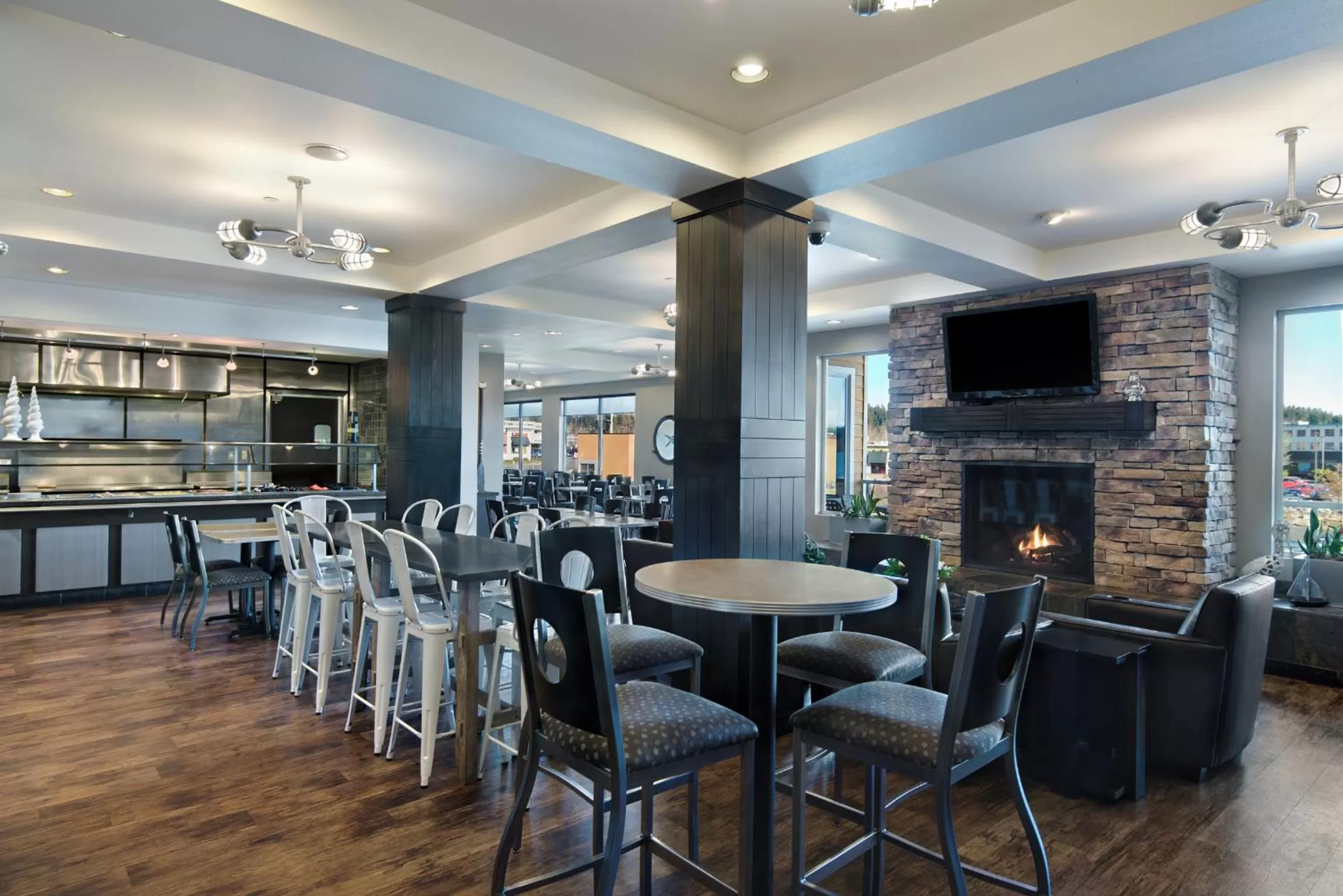 Restaurant/places to eat in Oxford Suites Silverdale