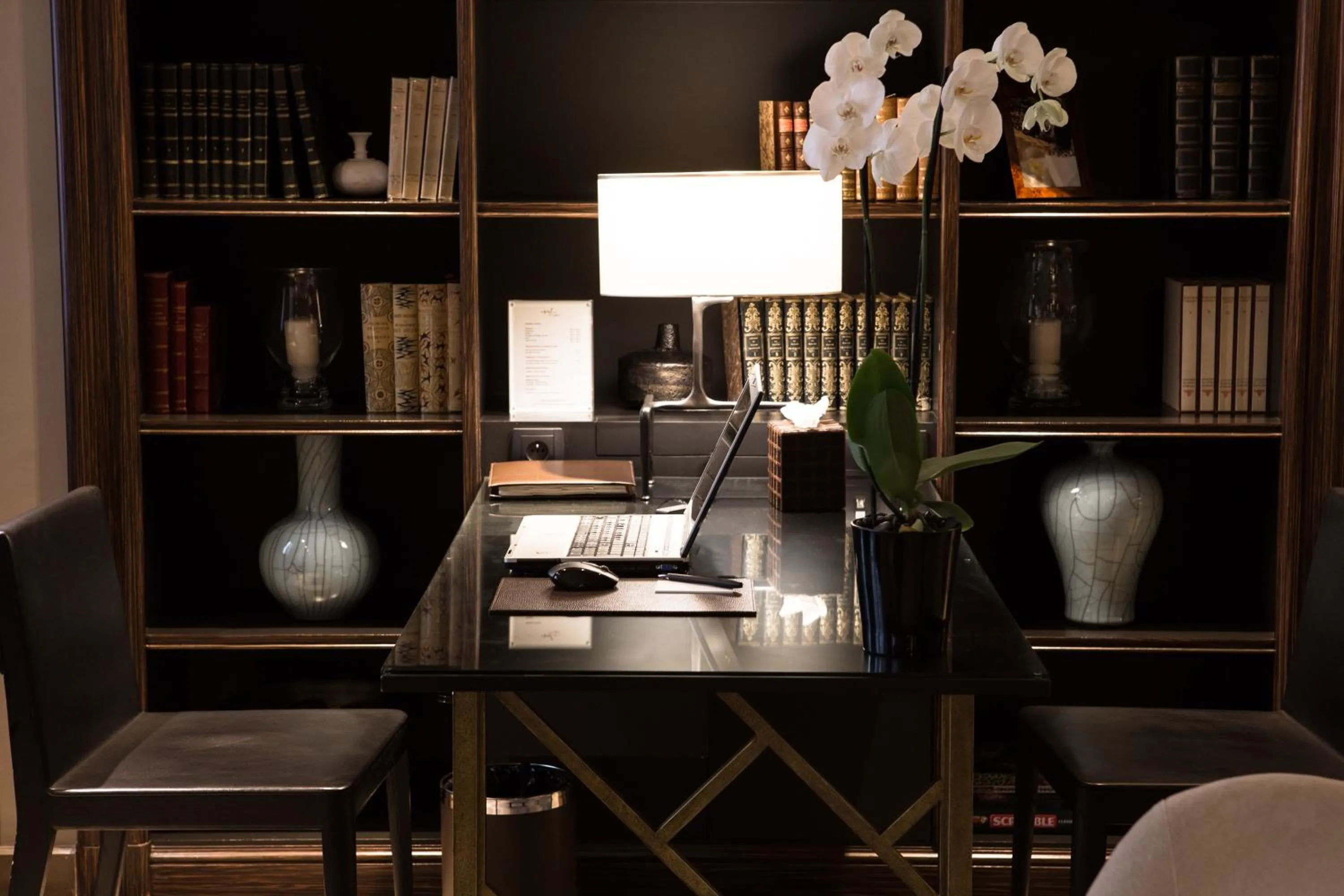 Business facilities in Esprit Saint Germain