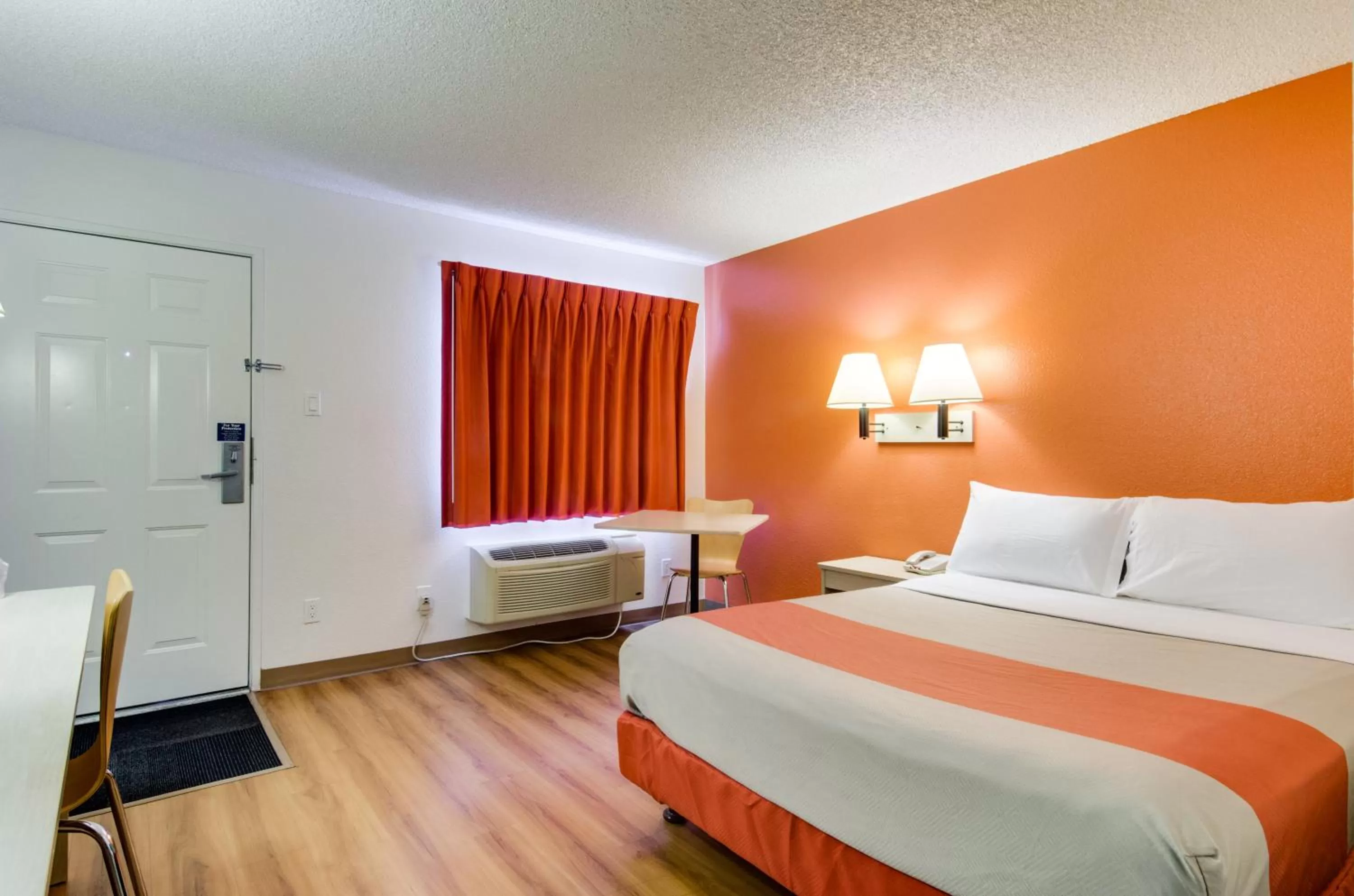 Bedroom, Bed in Motel 6-Tacoma, WA - Fife