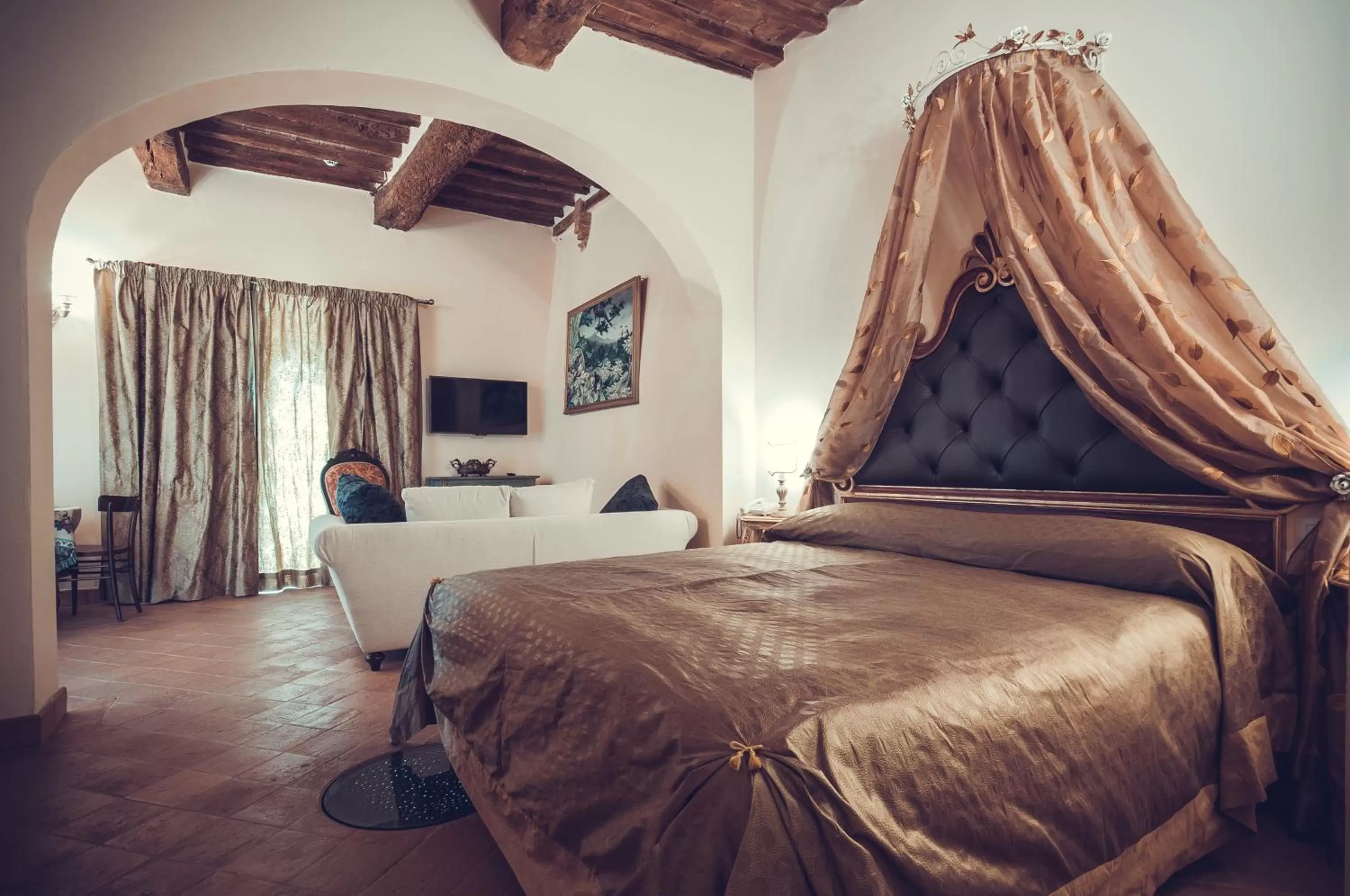 Photo of the whole room, Bed in Palazzo Pacini