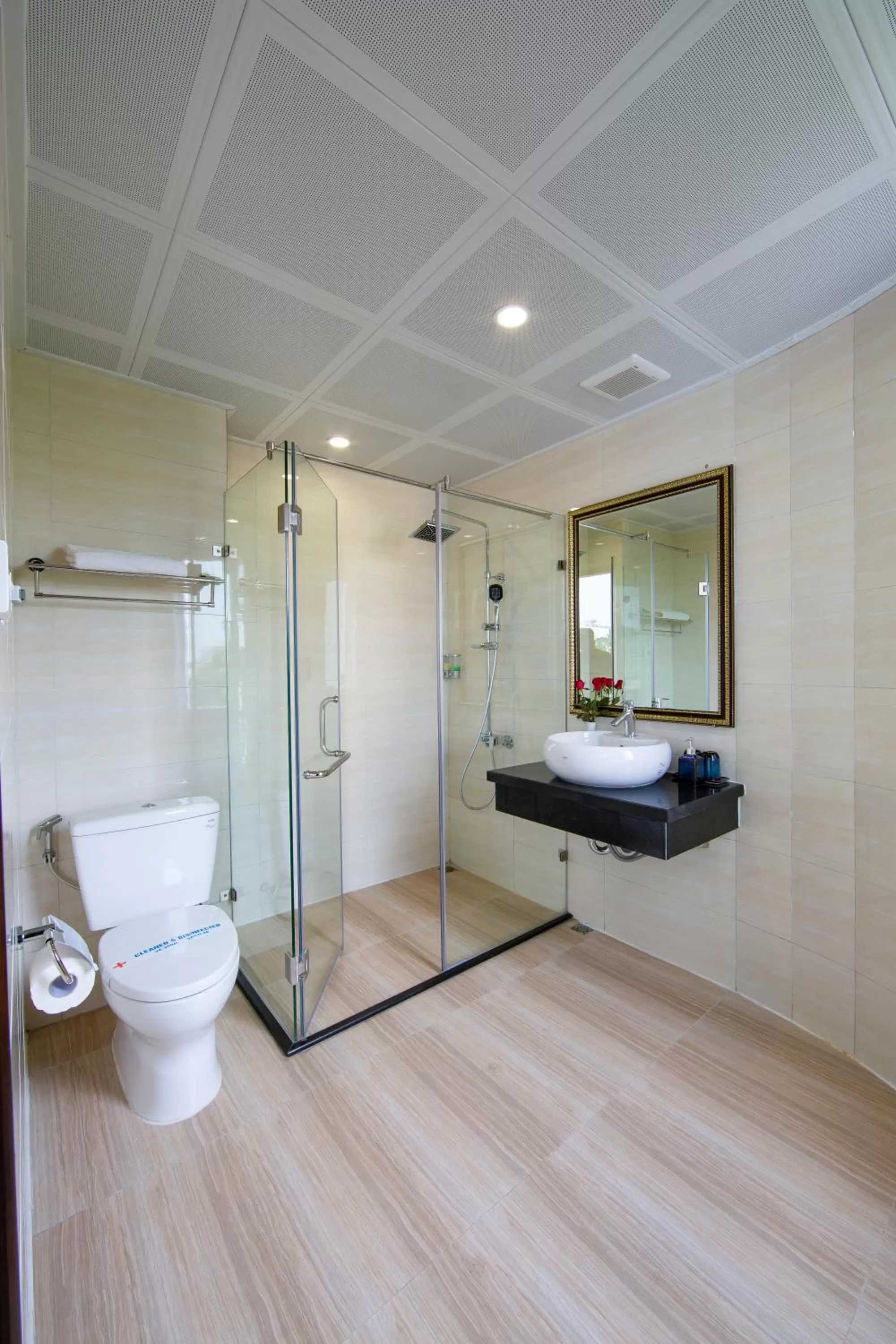 Shower in Hanoi Royal Palace Hotel 2