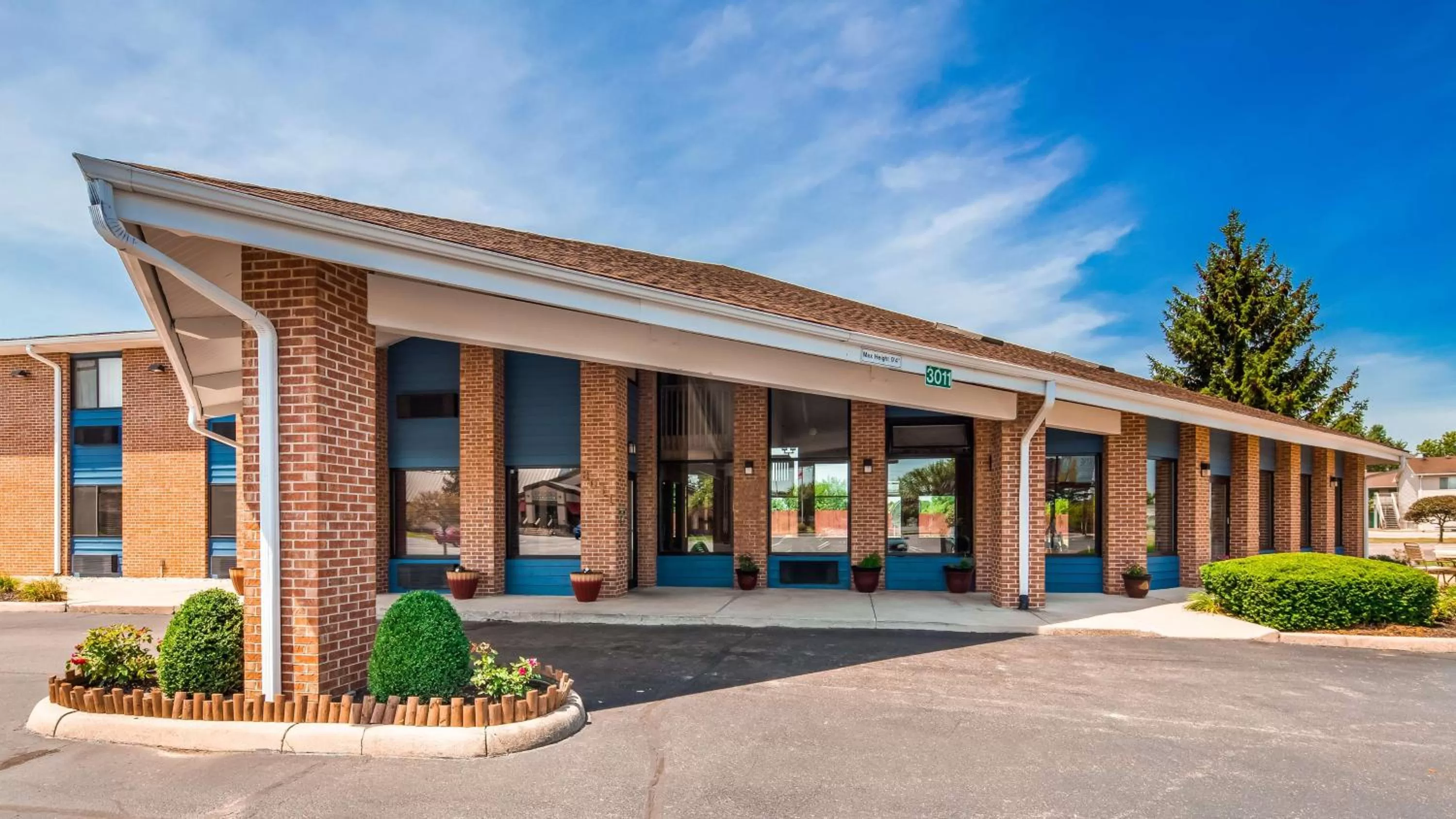 Property building in Best Western Muncie
