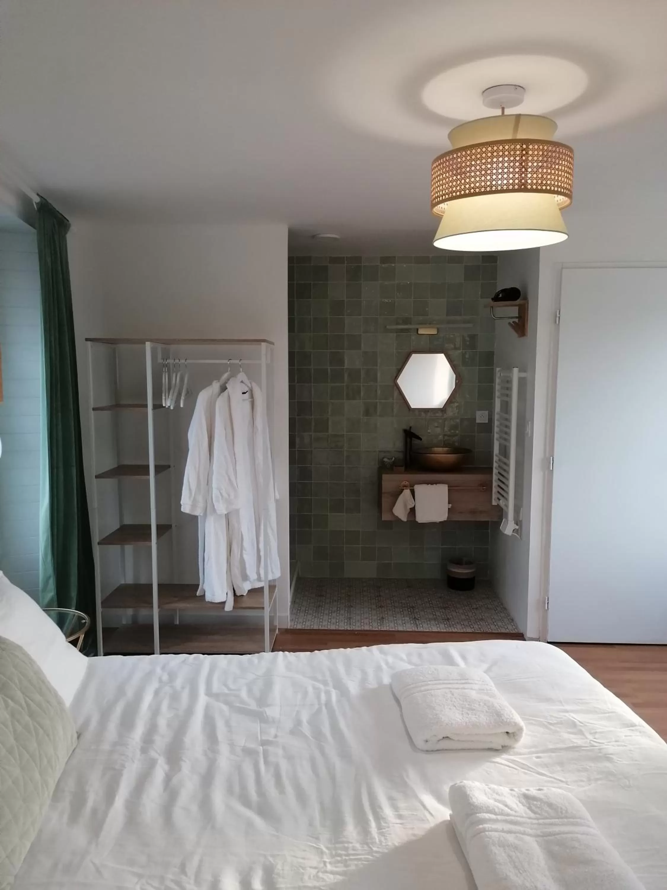 Bed in La bulle d'Etel, chambres & spa