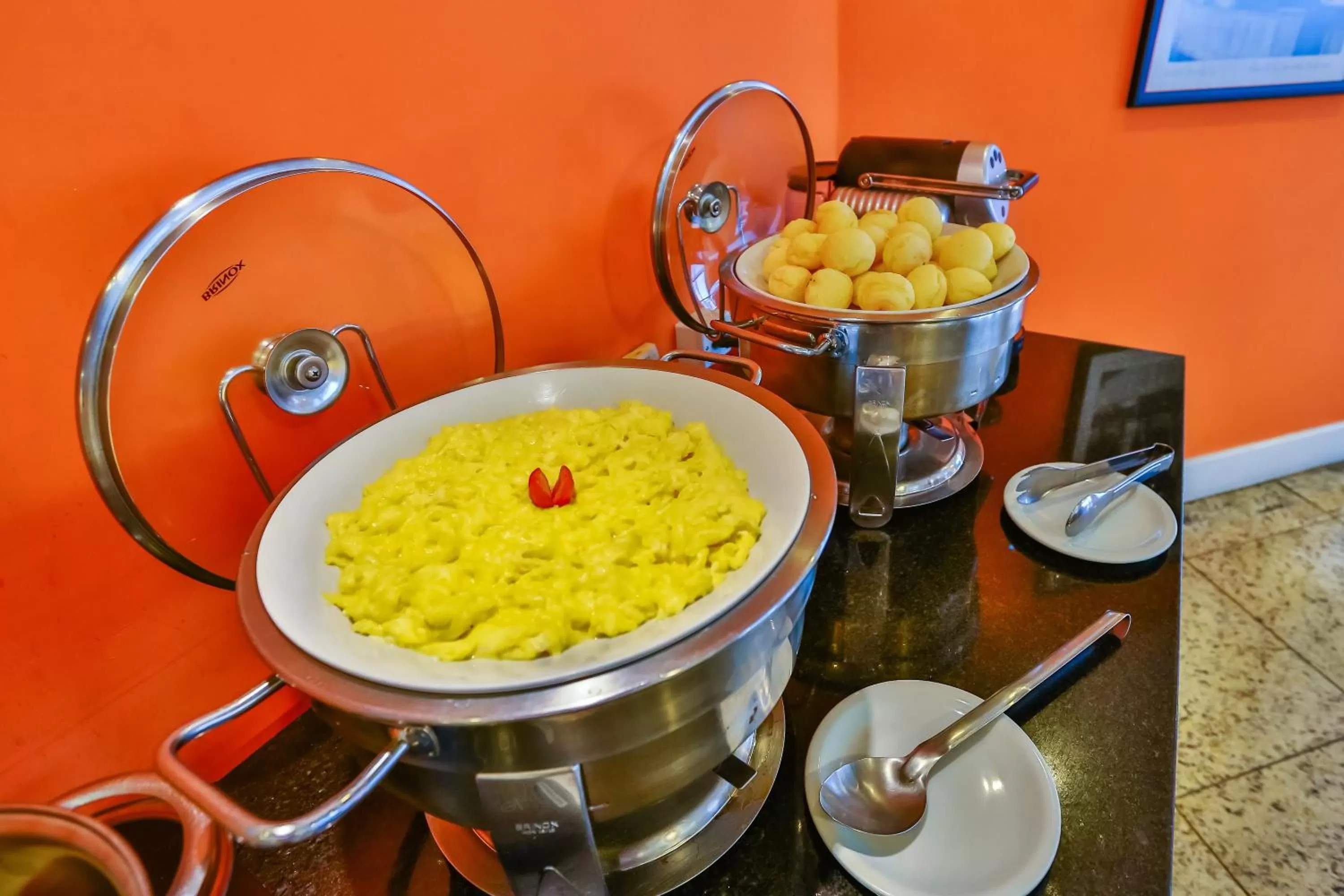 Buffet breakfast in Dubai Macaé by Atlântica