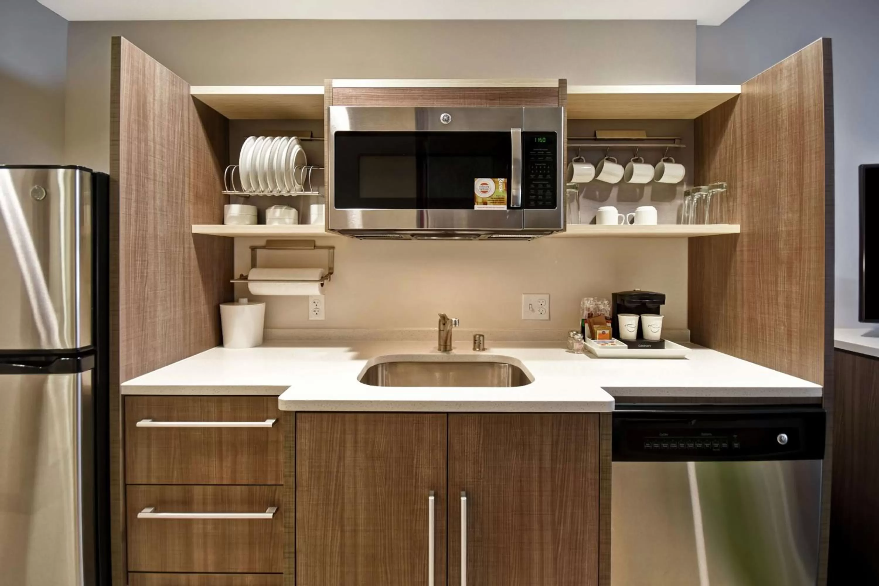 Kitchen or kitchenette in Home2 Suites By Hilton Eagan Minneapolis
