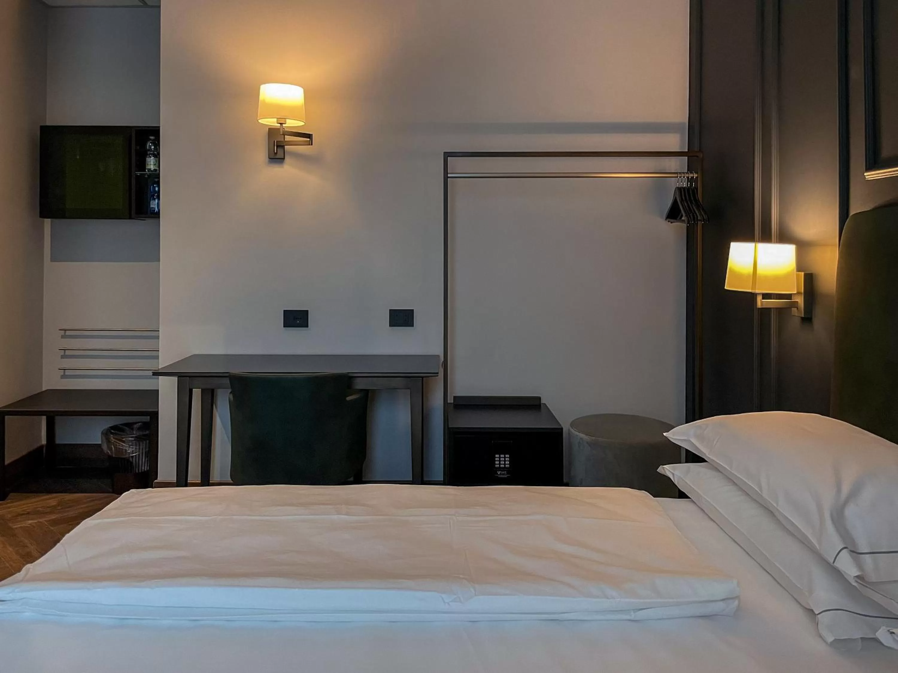 Photo of the whole room, Bed in Hotel Impero