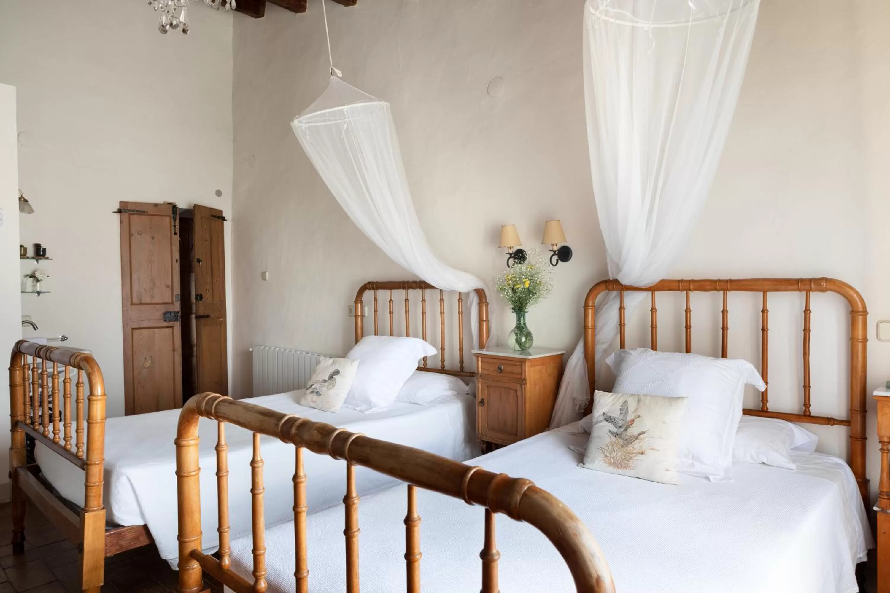 Decorative detail, Bed in B&B Can Casadella