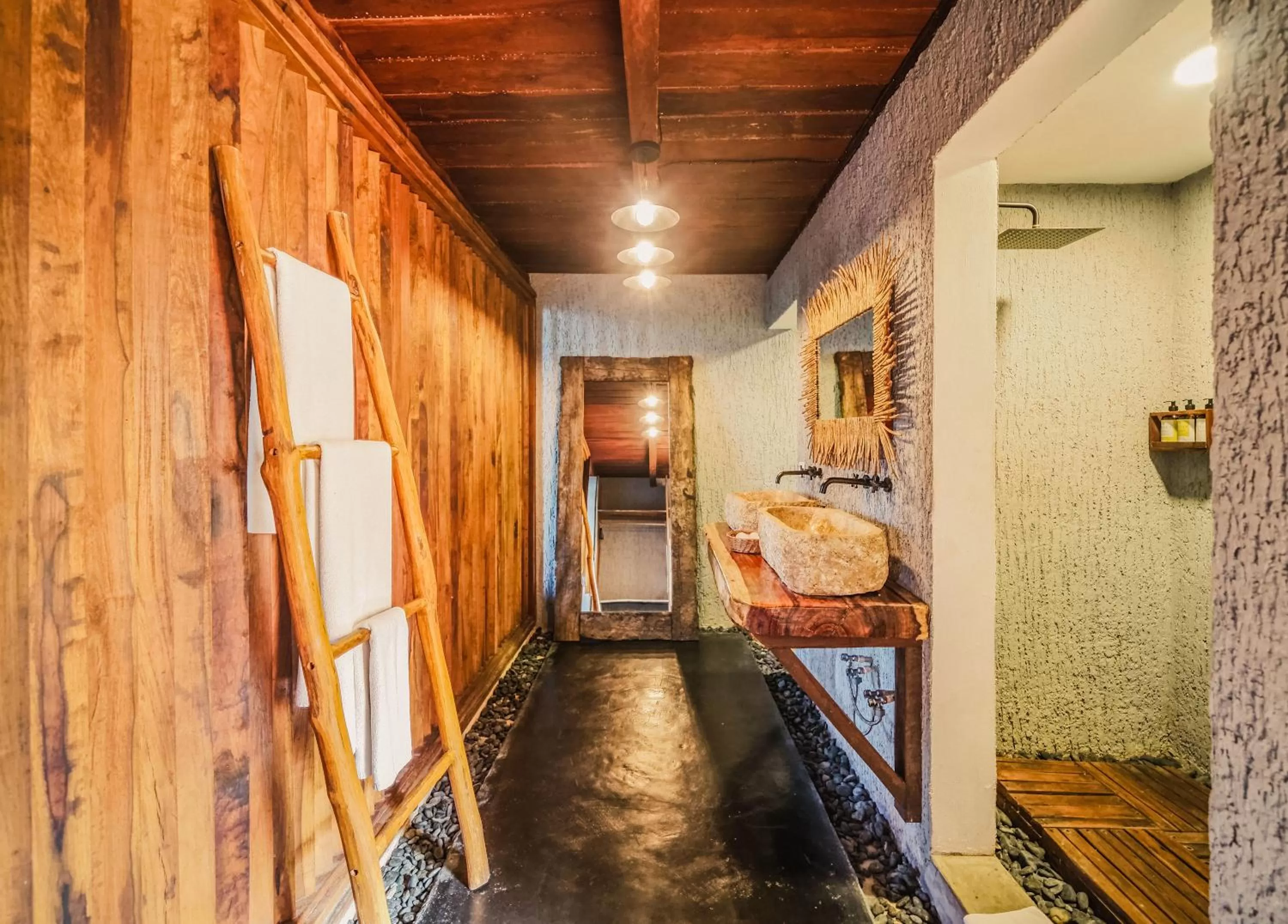 Shower in Hotelito Azul