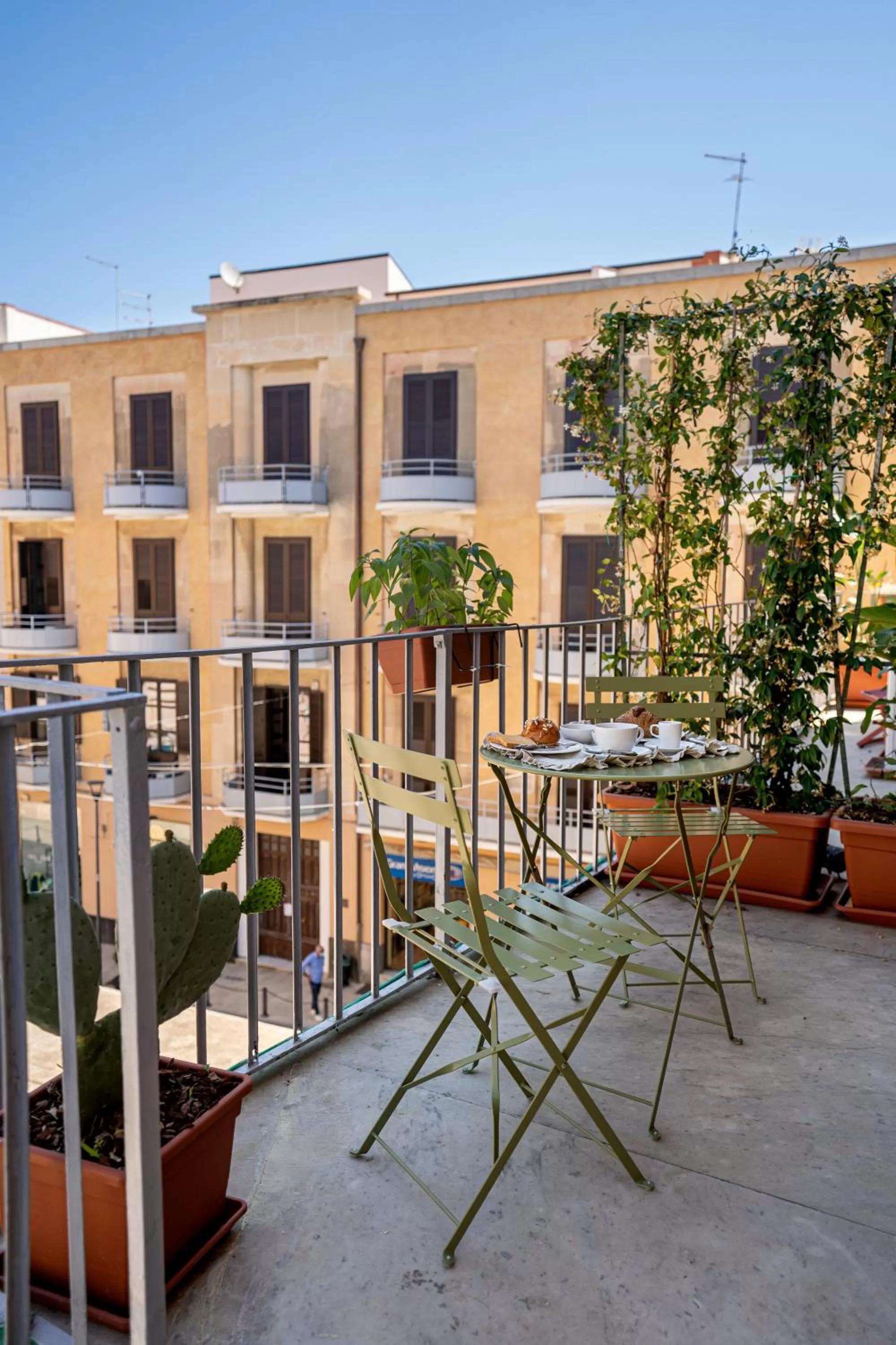 Patio in Joy's Bnb Ortigia