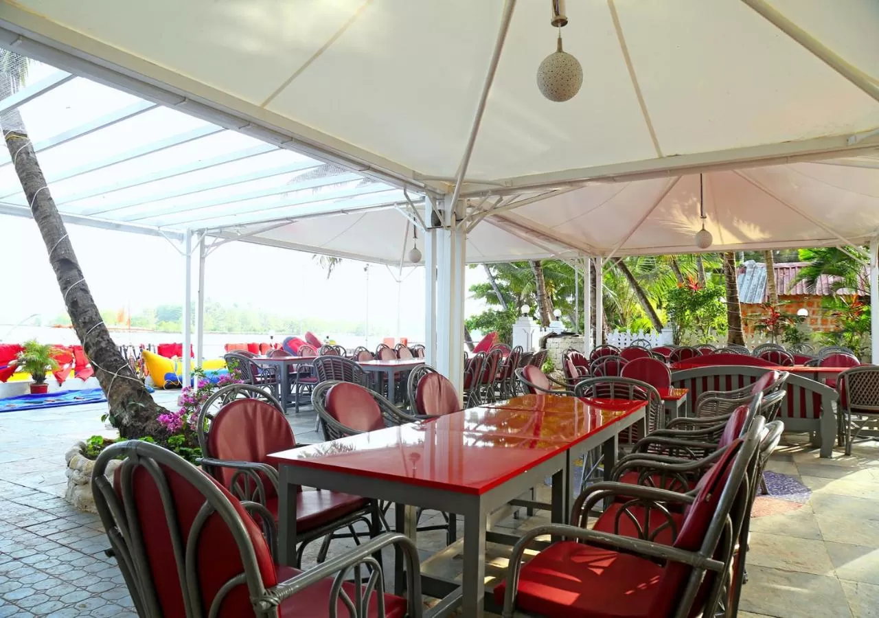 Restaurant/Places to Eat in M aples Jacks Place