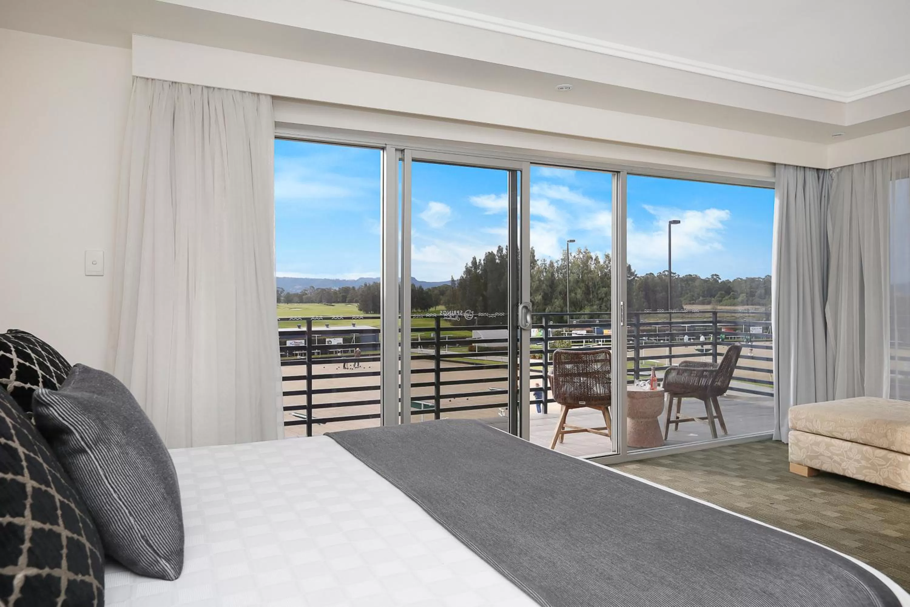 Bedroom, Bed in Springs Shoalhaven Nowra