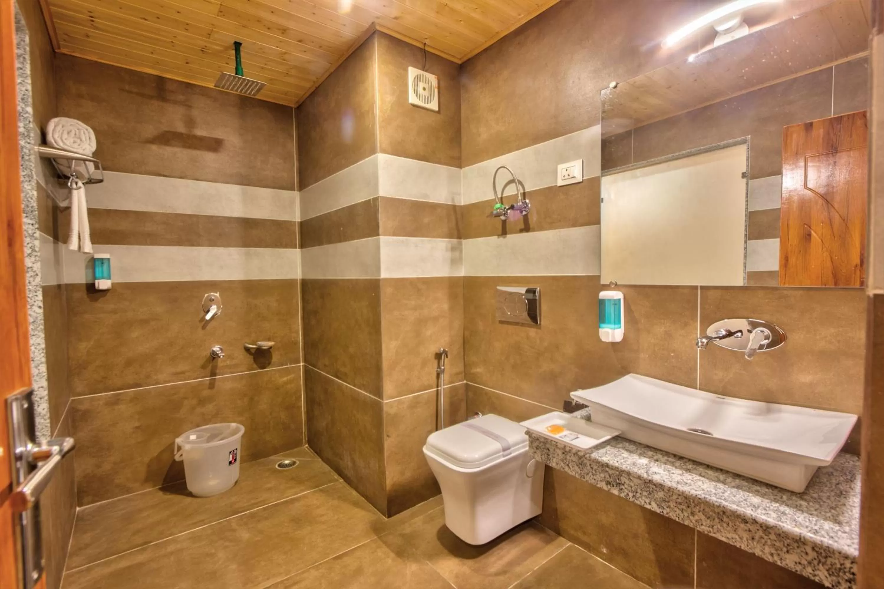 Bathroom in Snow City's Montana Blues Resort Manali - Heated & Air-Cooled Stay