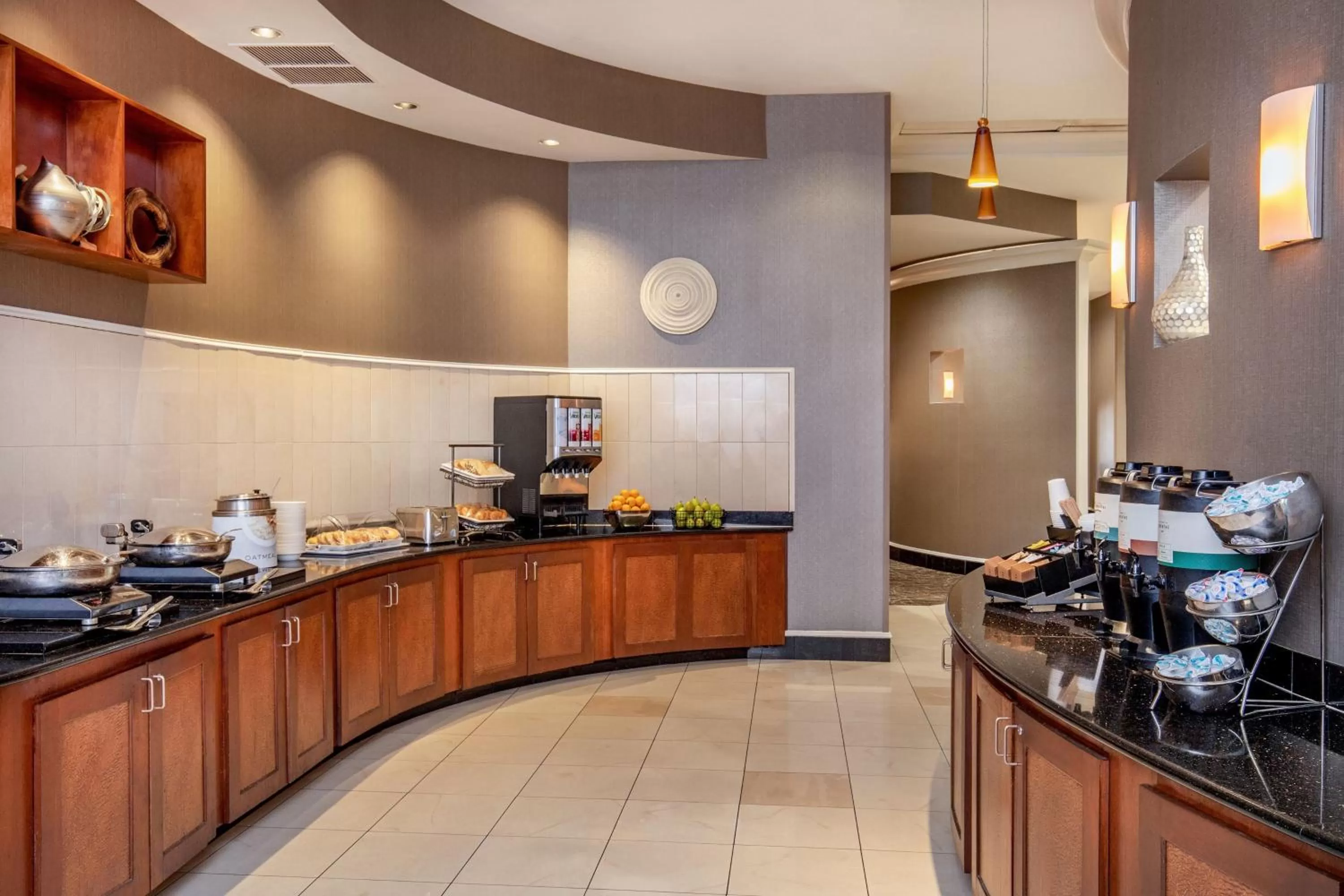 Breakfast in SpringHill Suites by Marriott Norfolk Virginia Beach
