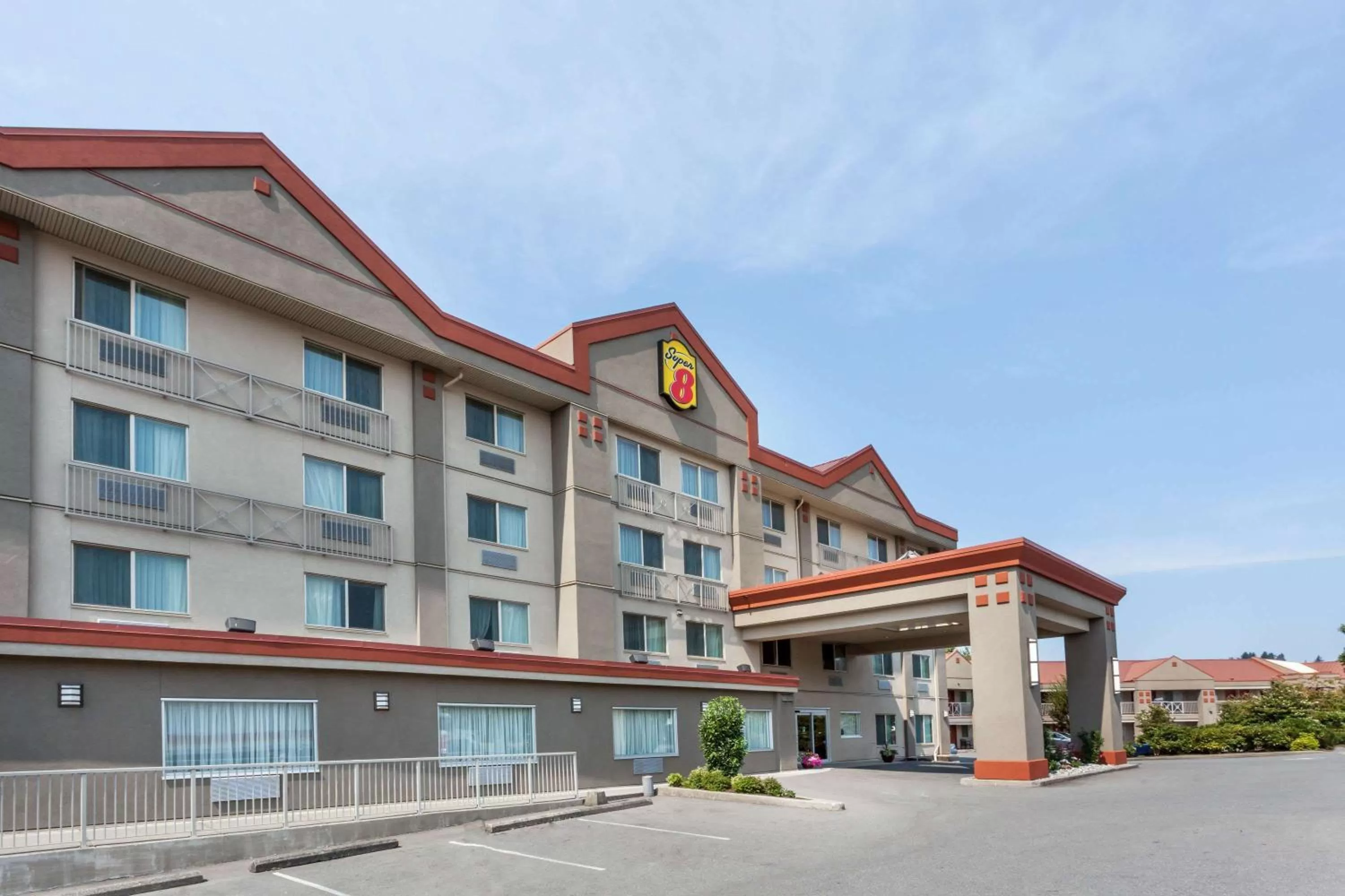 Property building in Super 8 by Wyndham Abbotsford BC