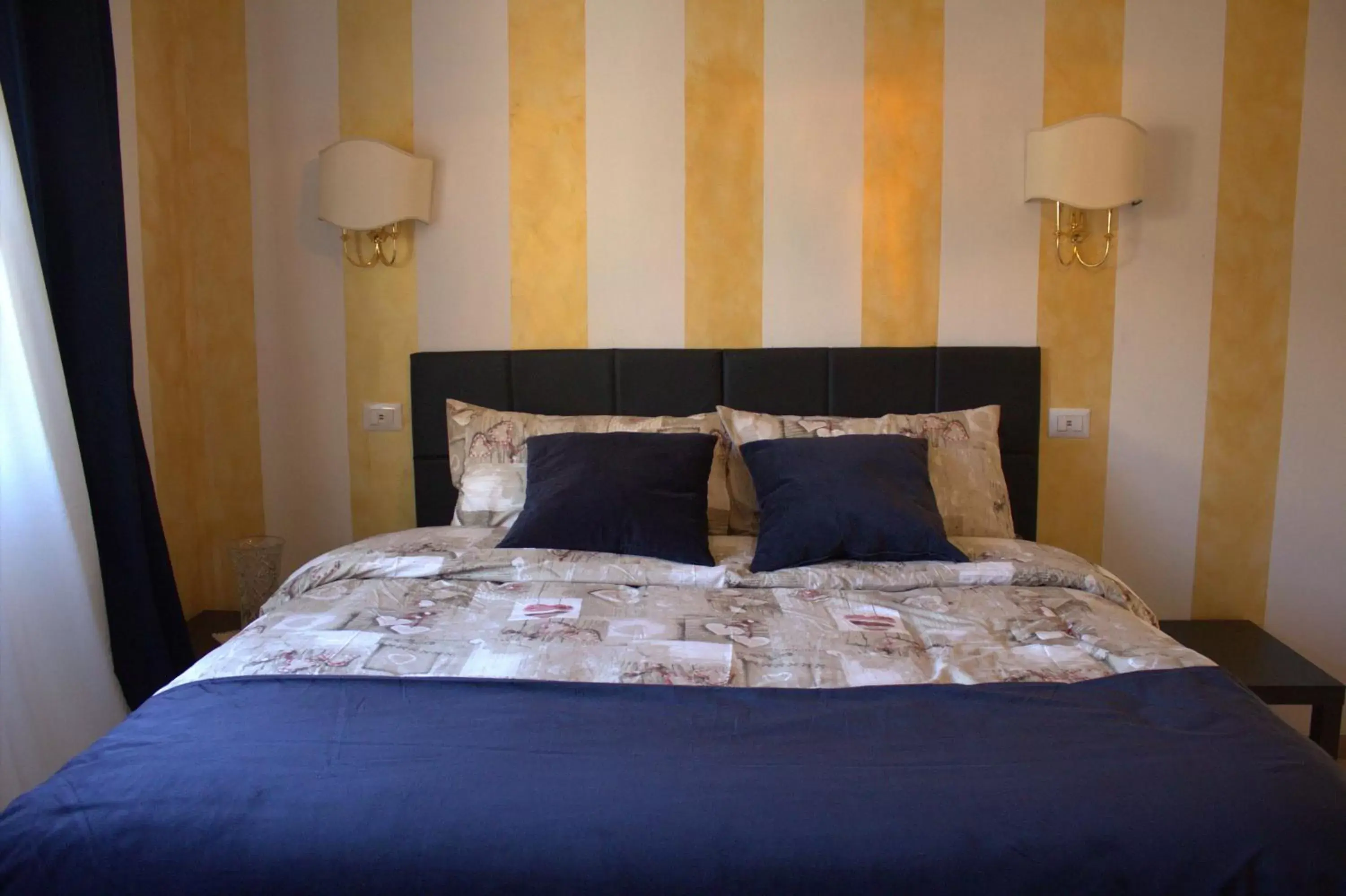 Deluxe Double Room with Balcony - single occupancy in FiumicinoA57 Deluxe Double Room with Balcony - single occupancy in FiumicinoA57