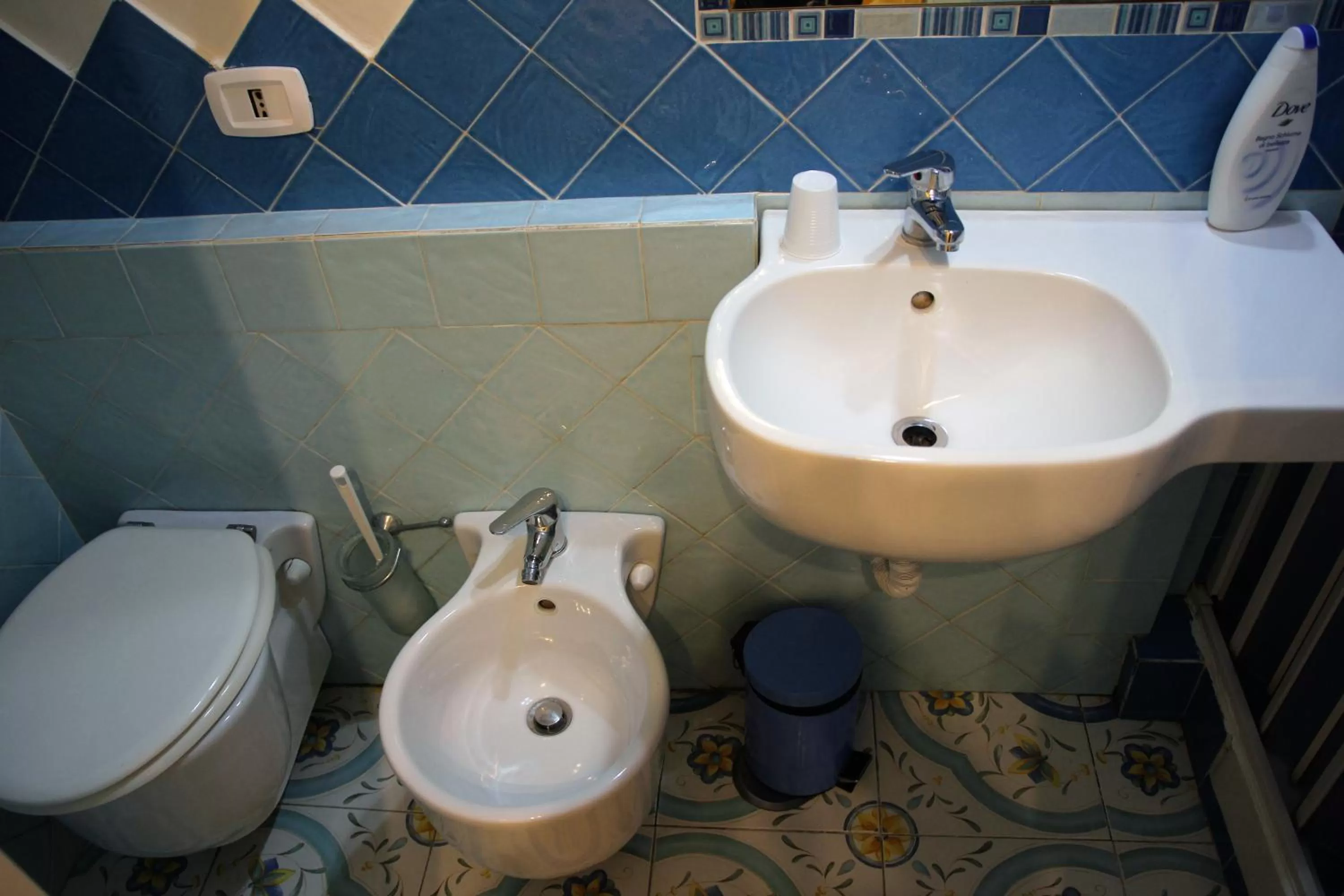 Bathroom in beb rosy central station