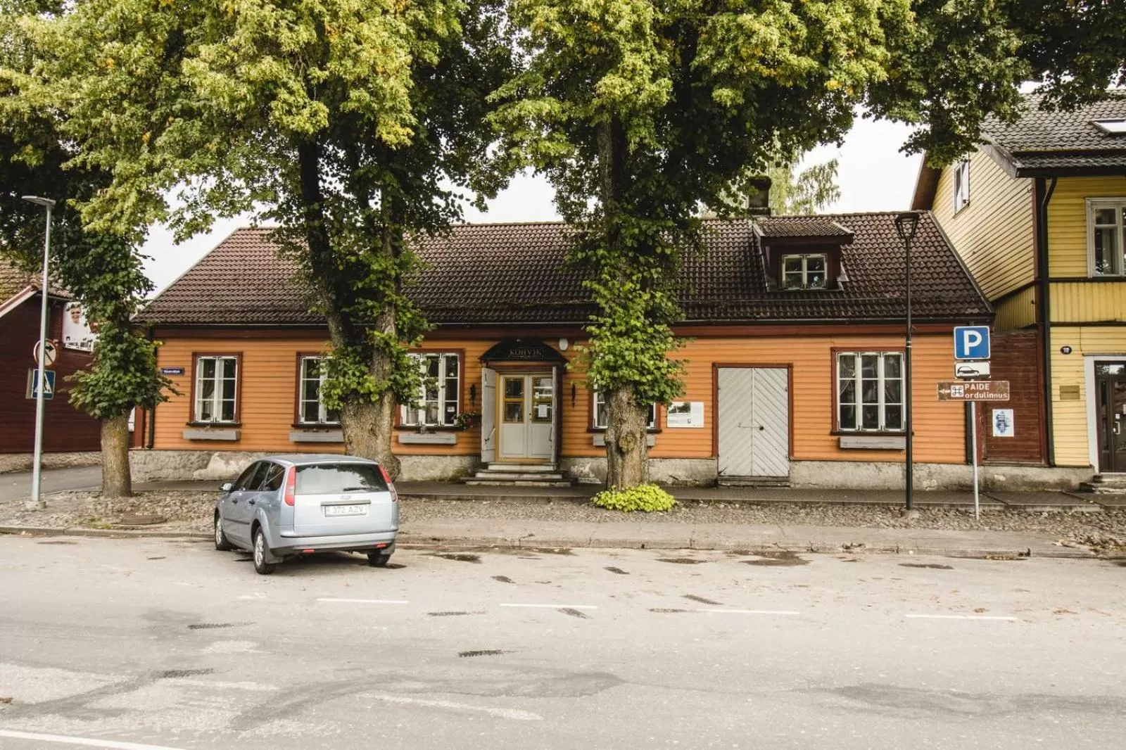 Facade/entrance, Property Building in Hostel Uskumatu