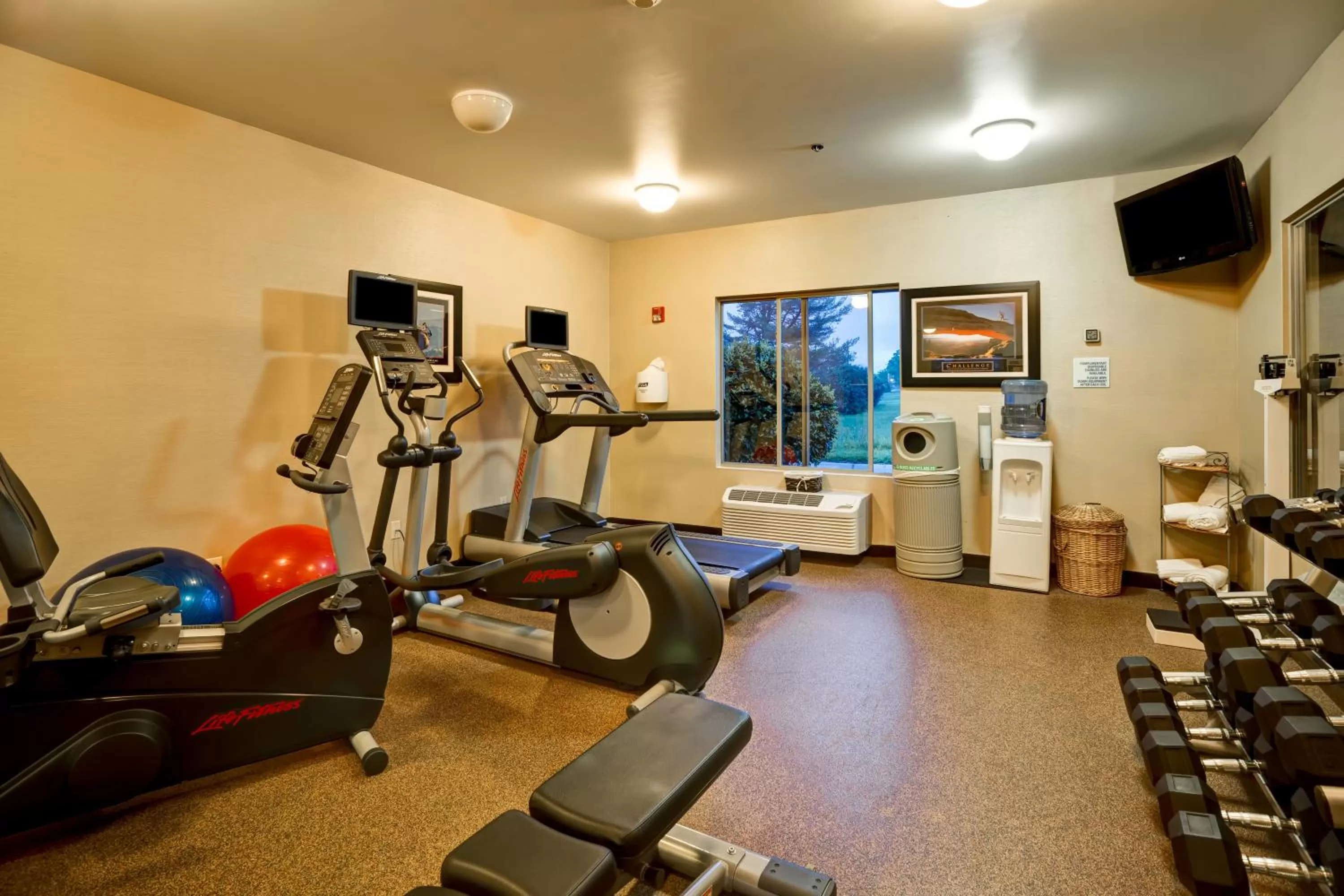 Spa and wellness centre/facilities in Holiday Inn Express Hotel & Suites Christiansburg by IHG