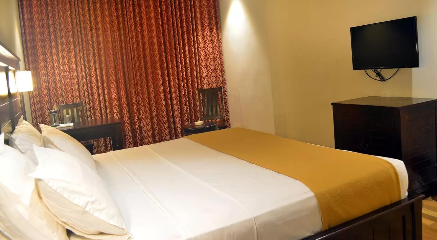 Bedroom, Bed in Ranis Grand