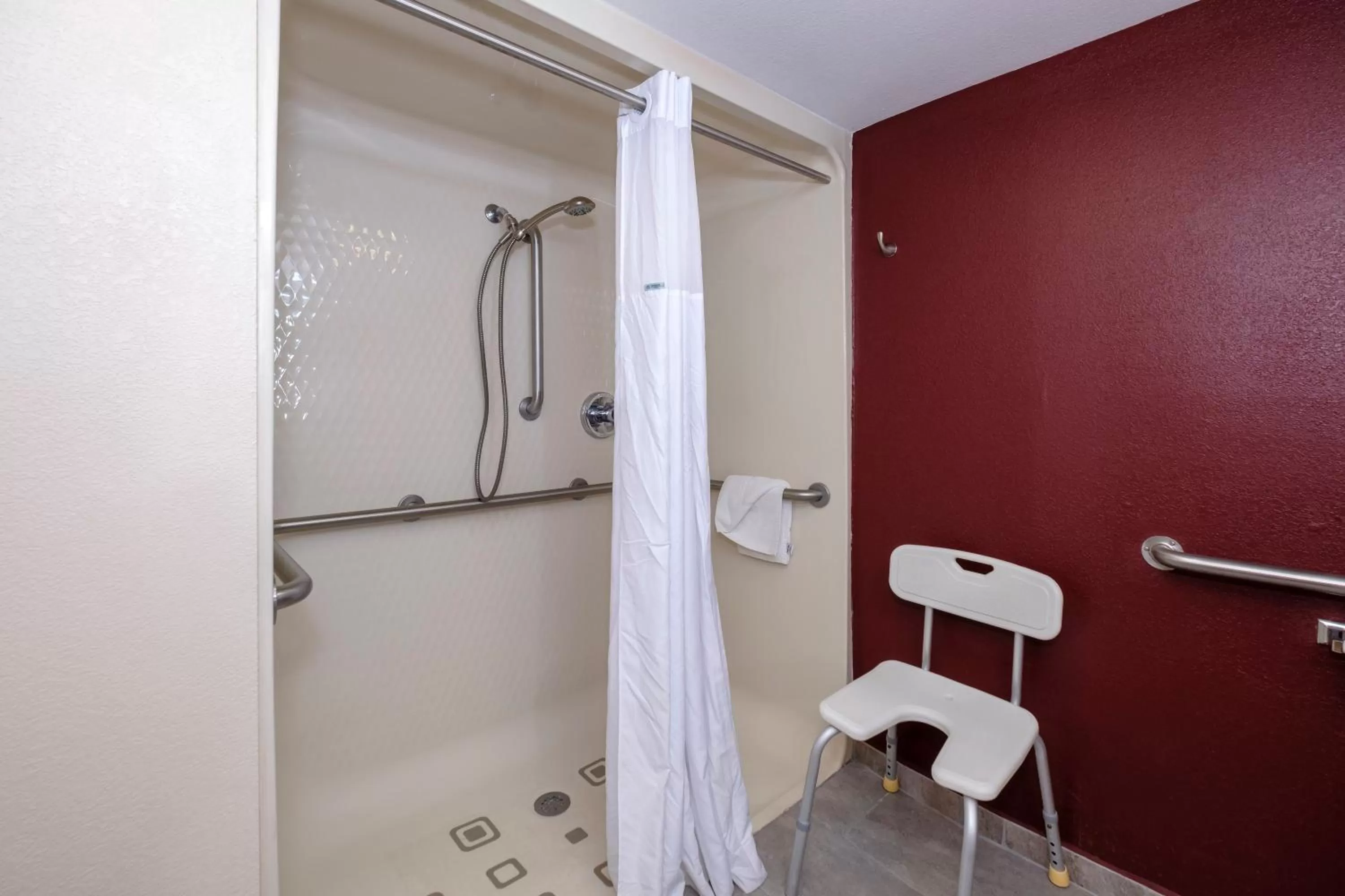 Bathroom in Red Roof Inn PLUS+ Palm Coast
