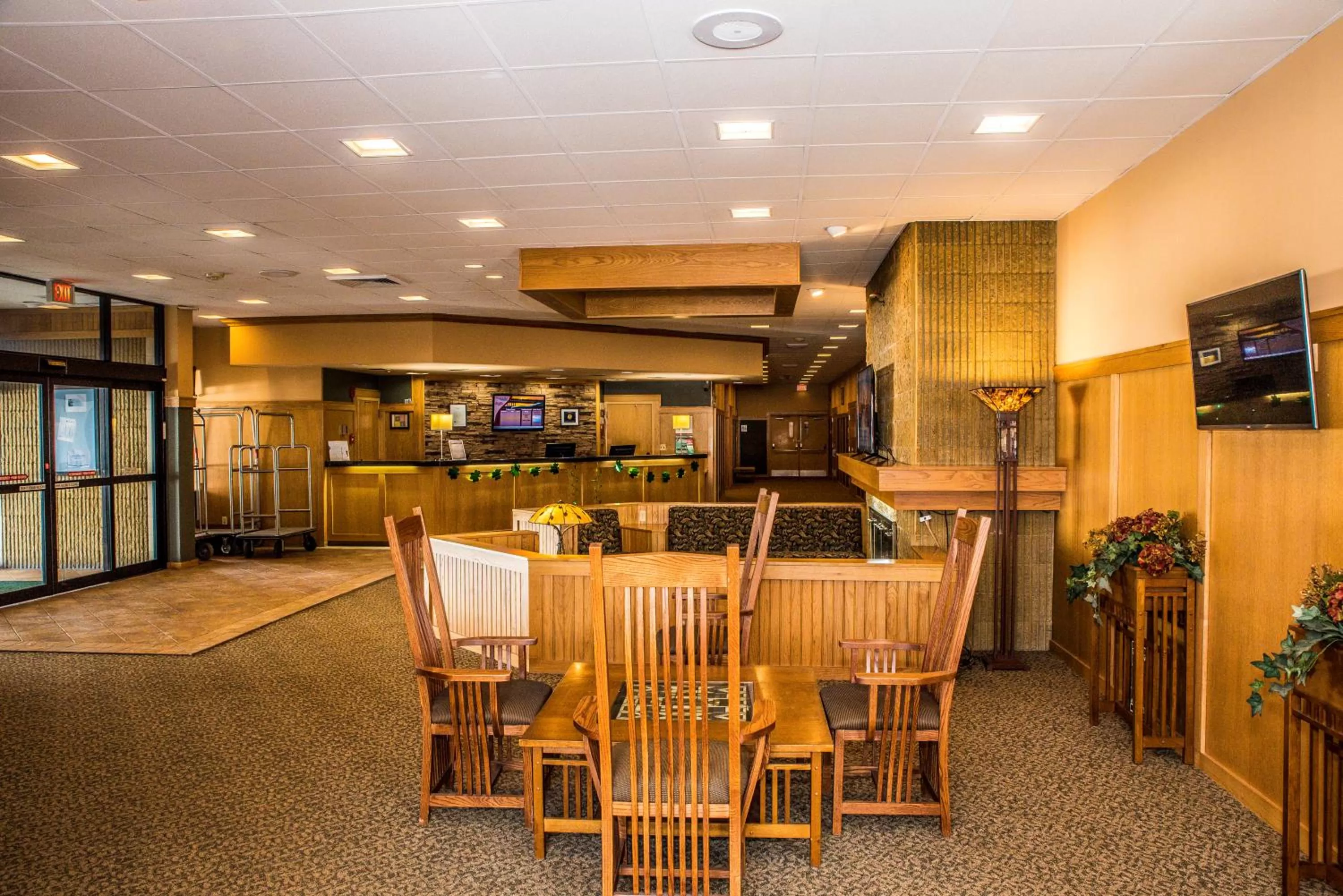 Lobby or reception in Ramada by Wyndham Alpena