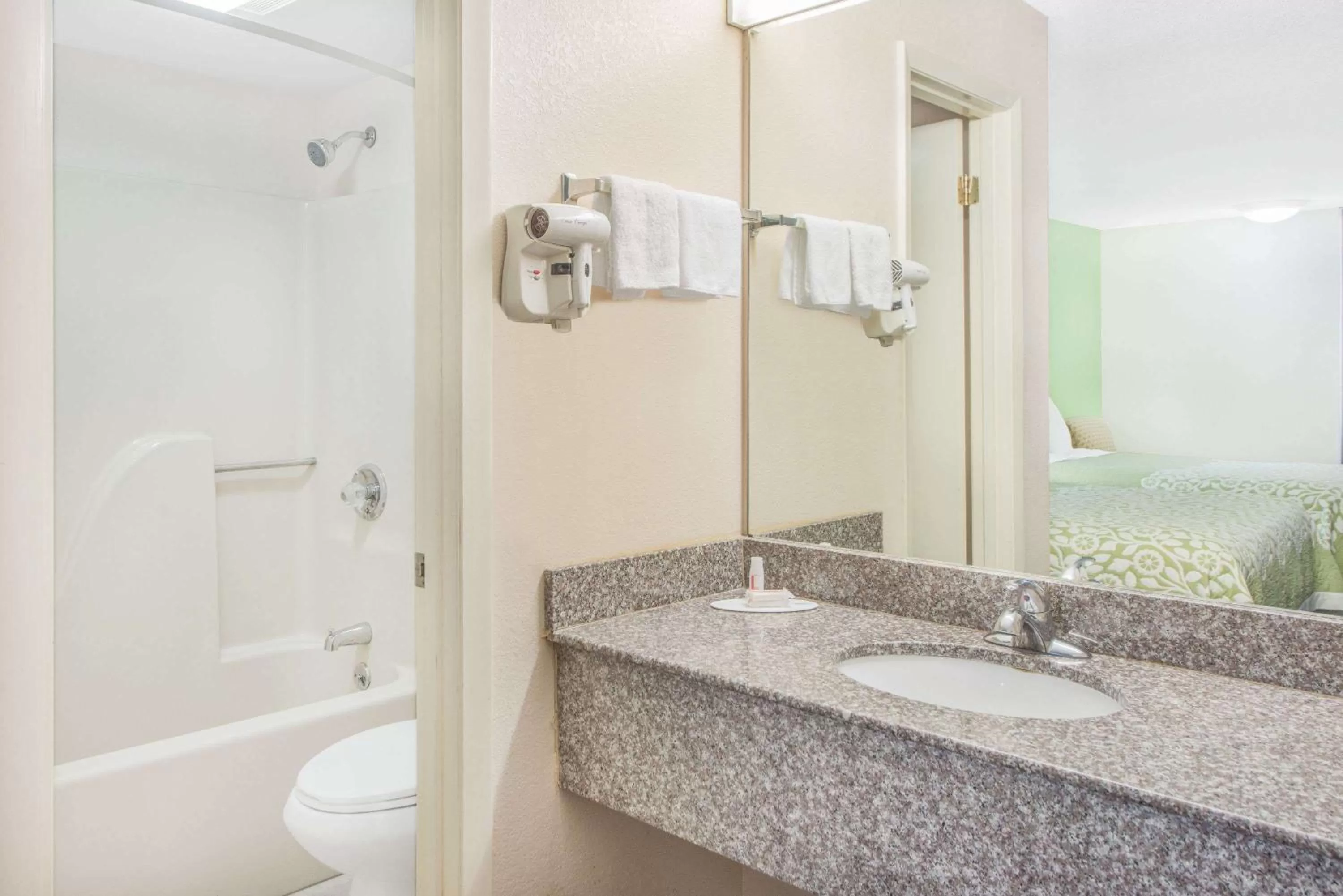 Bathroom in Days Inn by Wyndham Calvert City - Paducah East