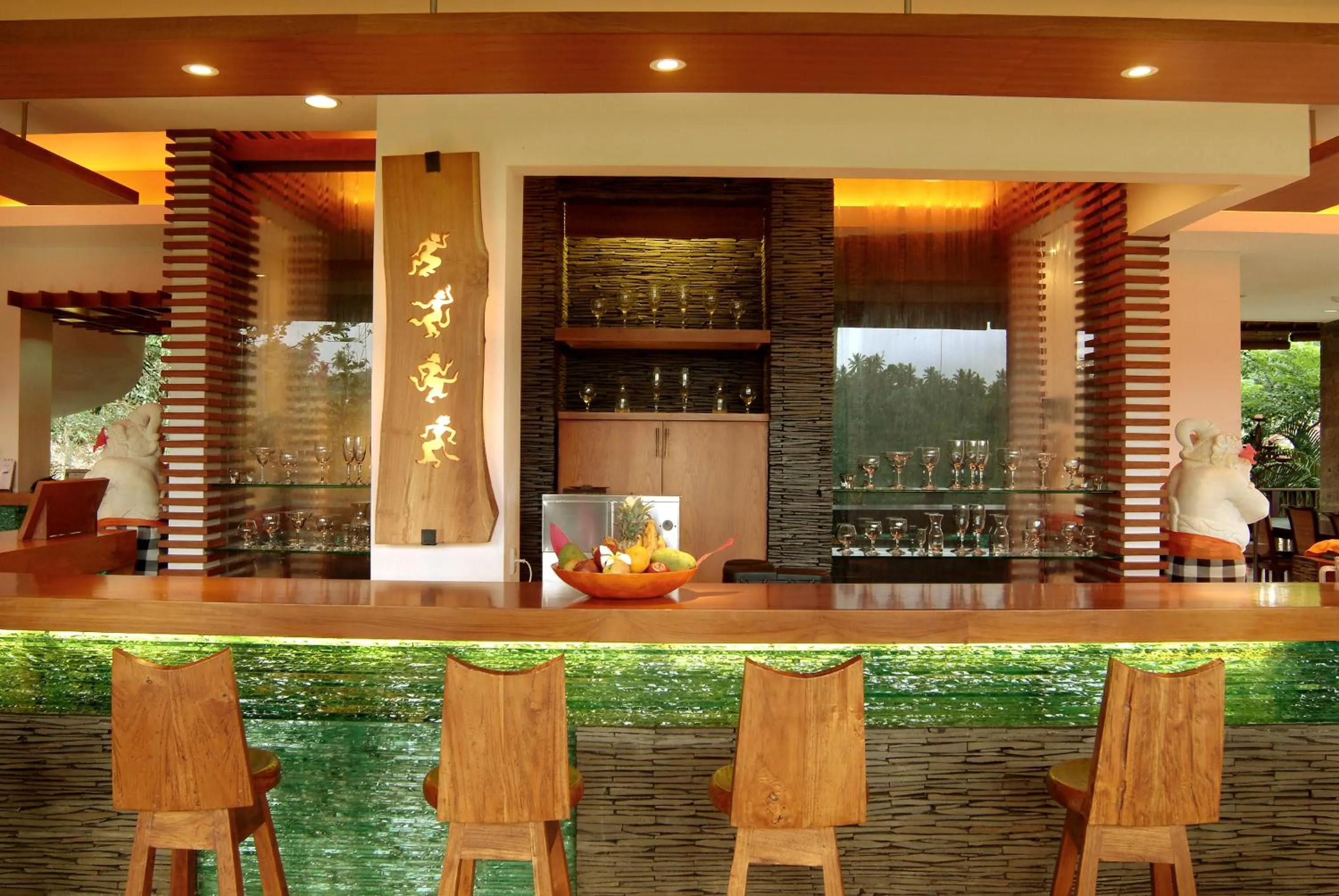 Lounge or bar in Anahata Villas and Spa Resort