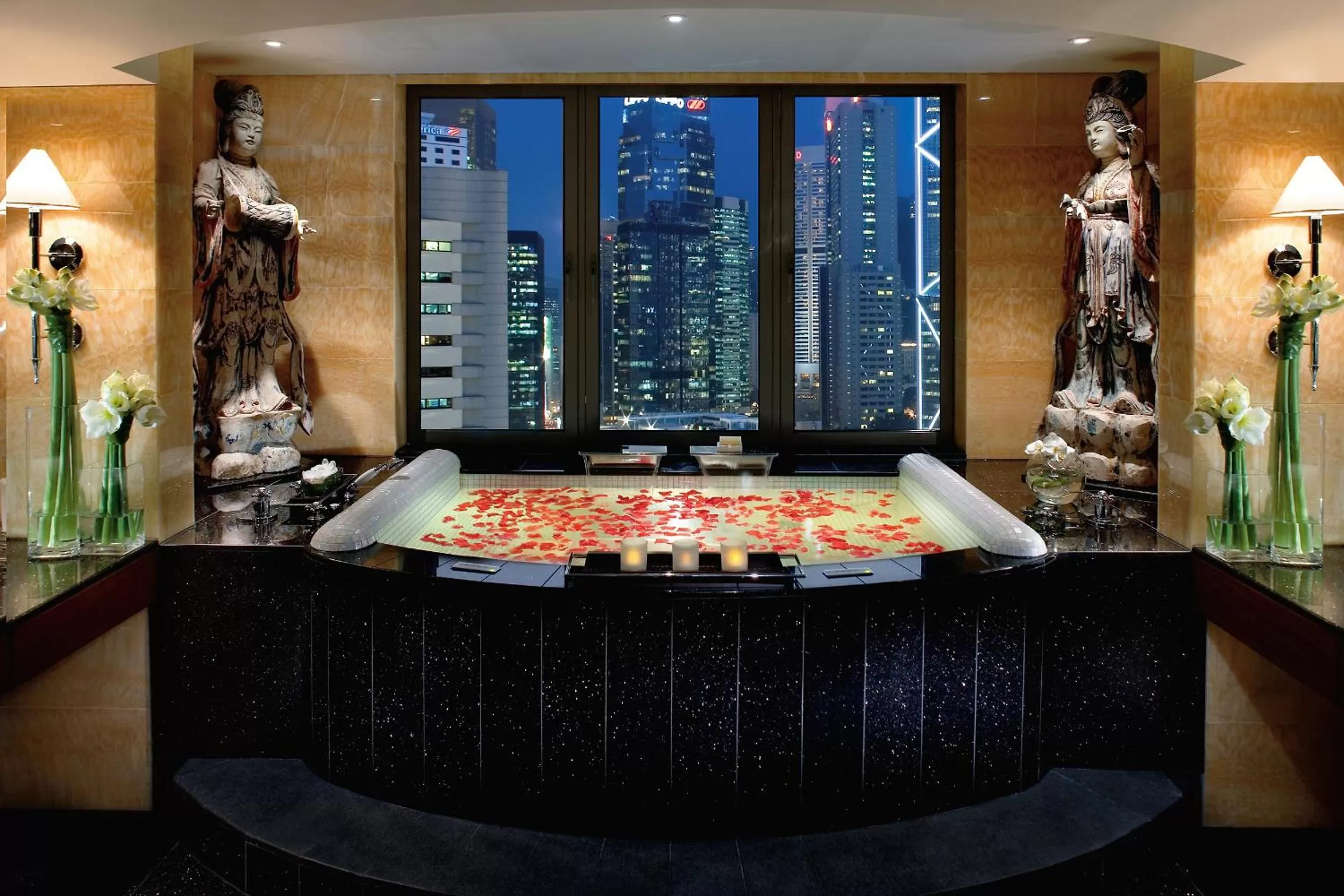 Bathroom in Mandarin Oriental, Hong Kong