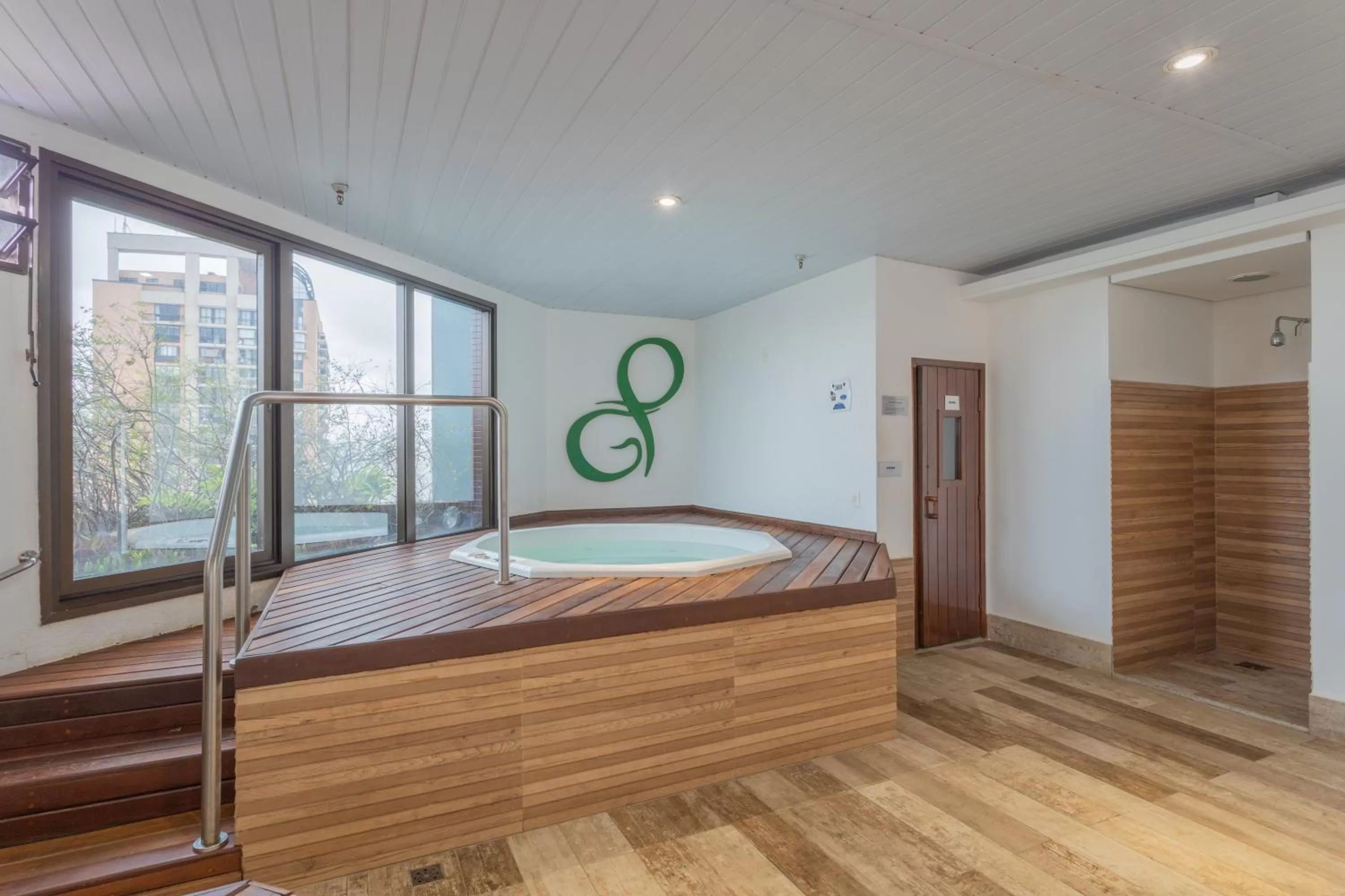 Hot Tub in Green Place Ibirapuera