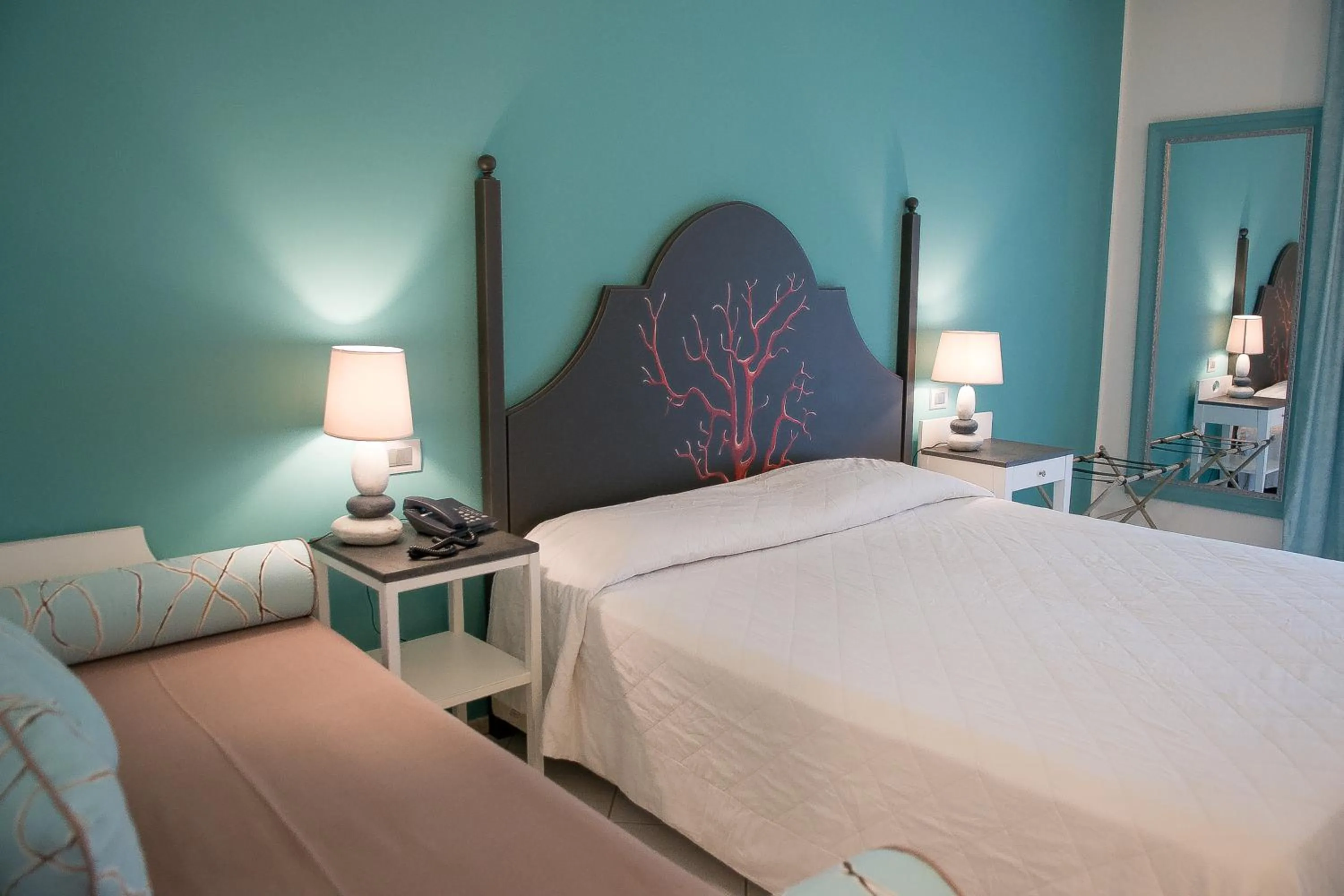 Photo of the whole room, Bed in Hotel Cutimare - Aeolian Charme