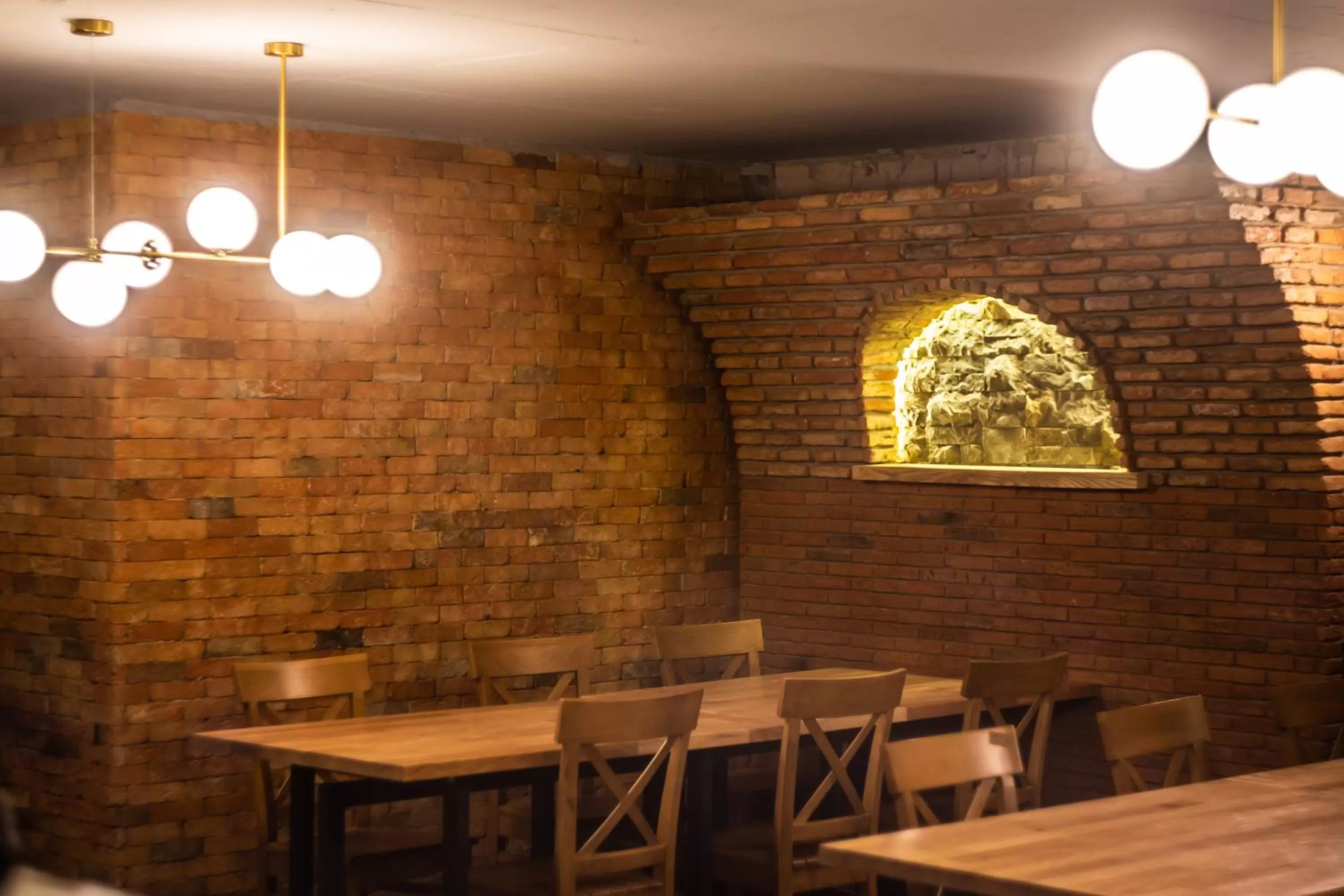 Restaurant/Places to Eat in Hotel Banovani