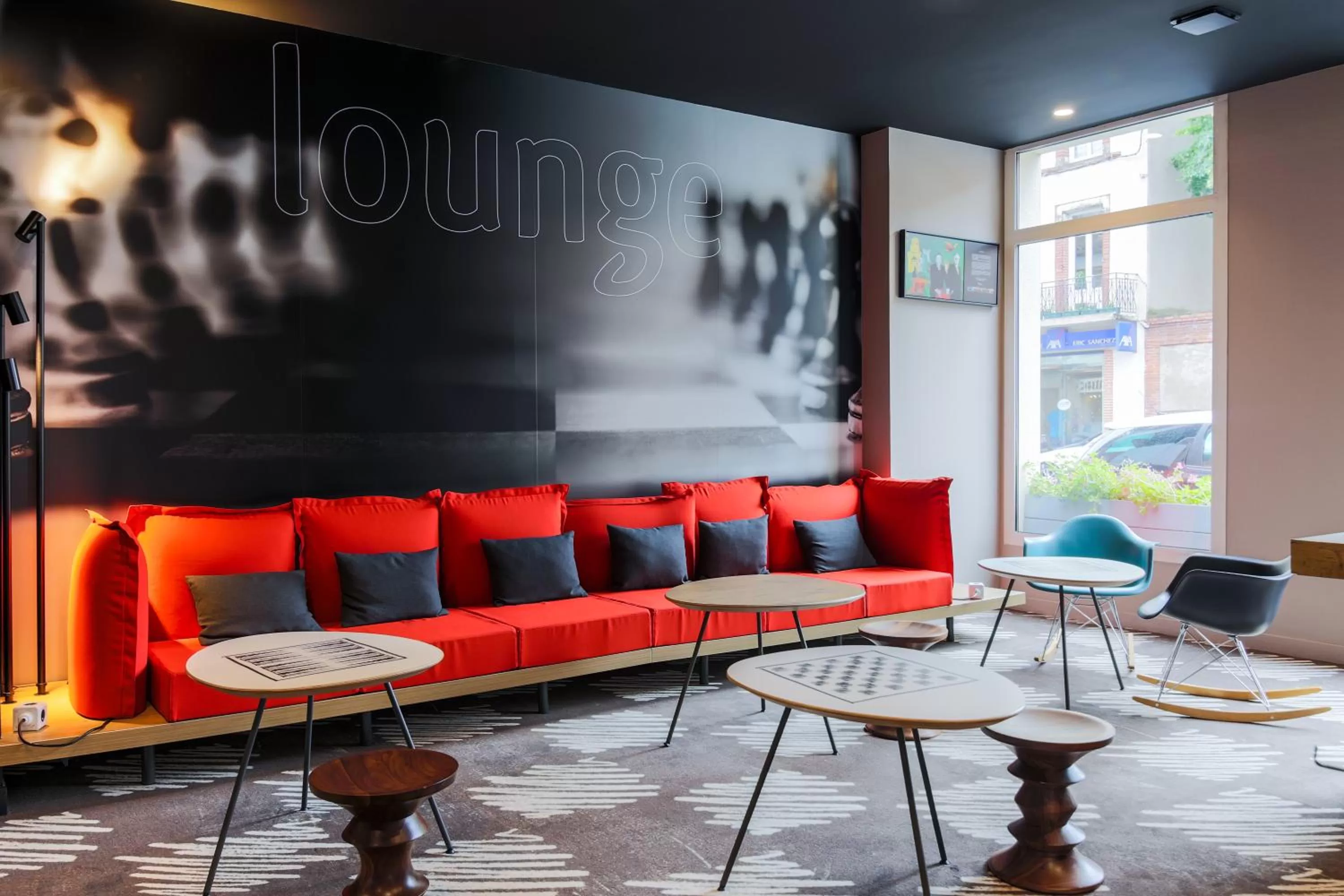 Living room in Ibis Albi