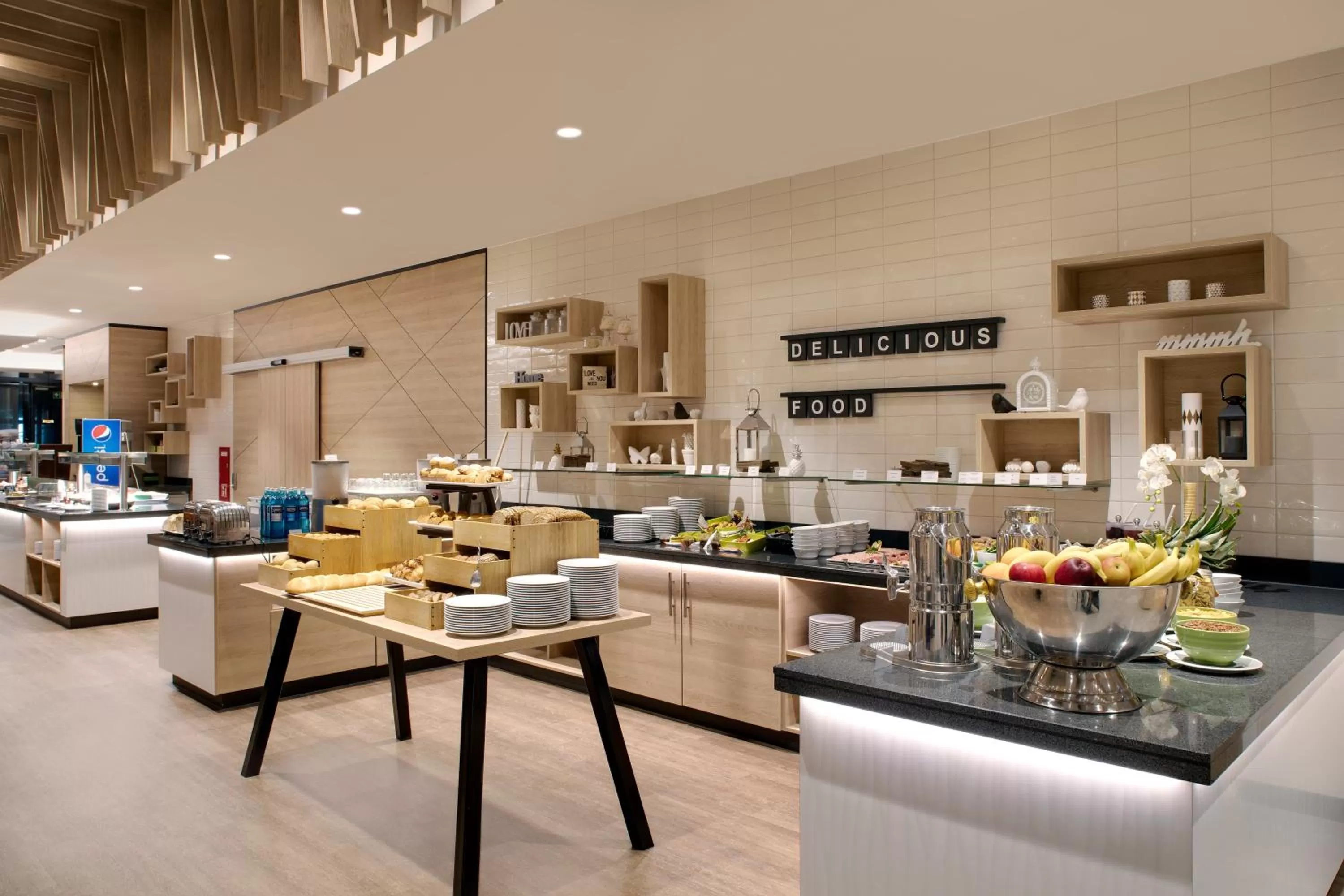 Breakfast in Holiday Inn Frankfurt Airport by IHG