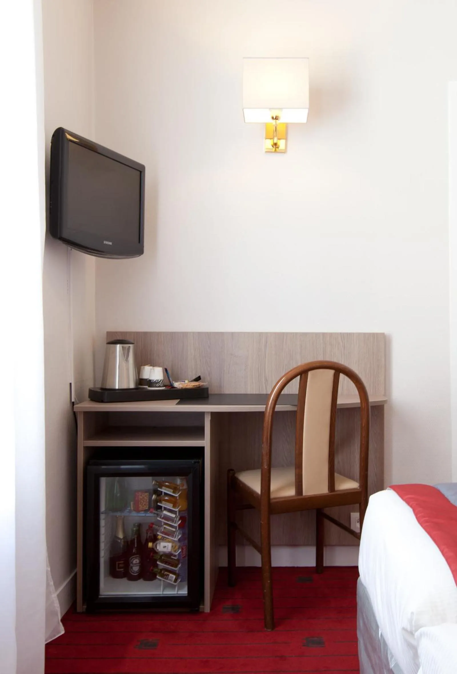 TV and multimedia, Bed in Saphir Grenelle