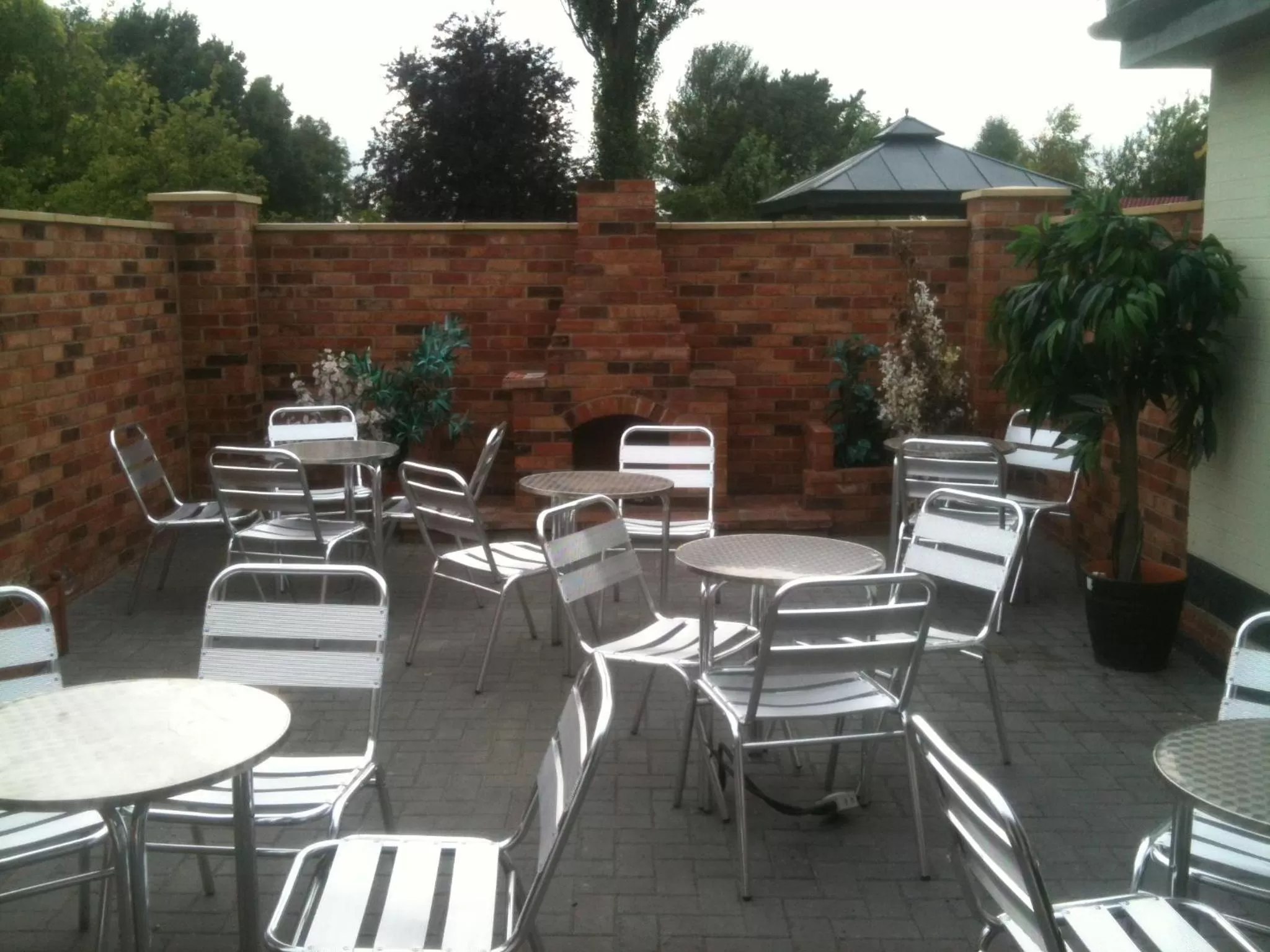 Facade/entrance in Black Bull Inn