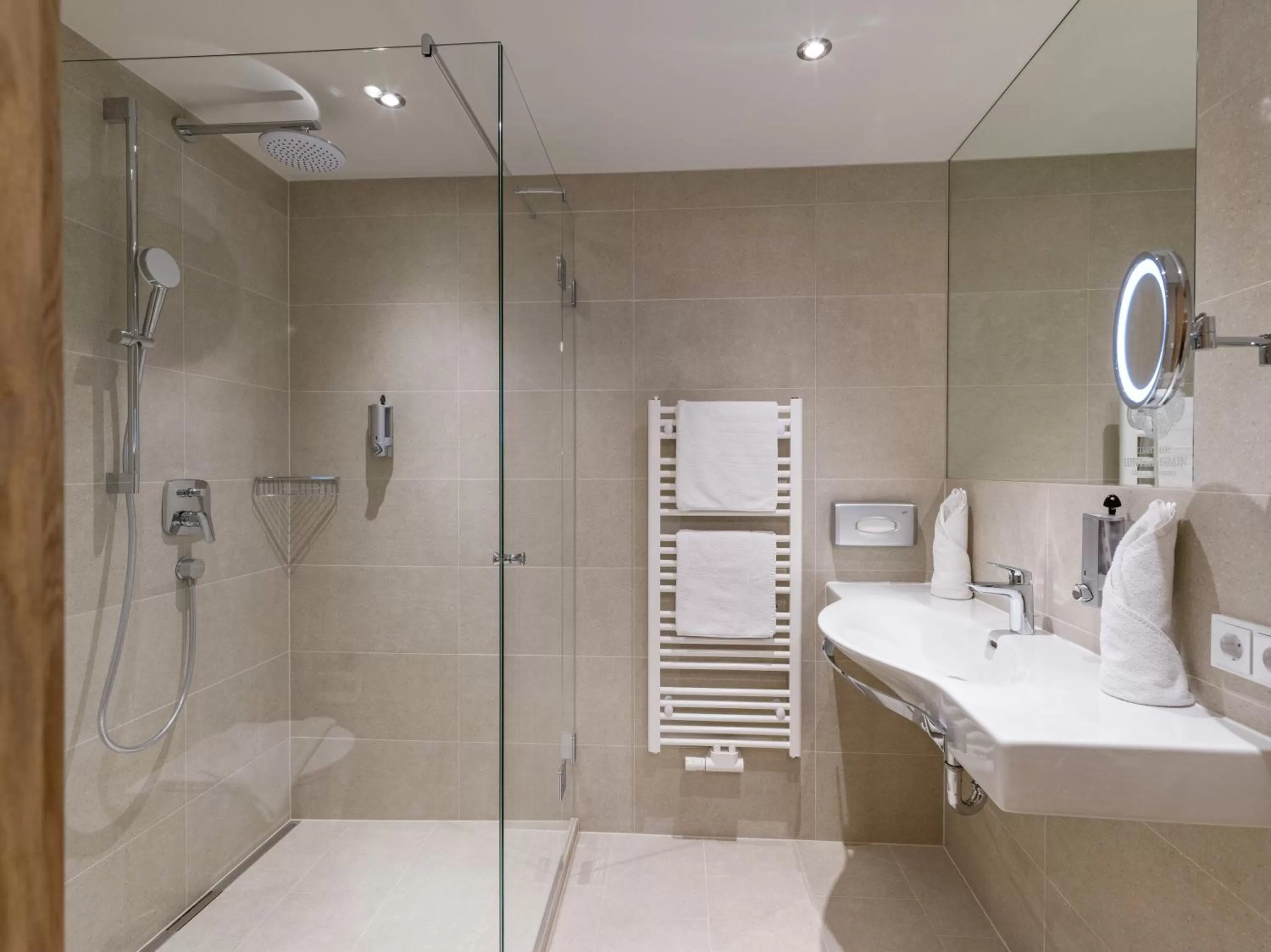 Bathroom in Alpen Glück Hotel Unterm Rain garni