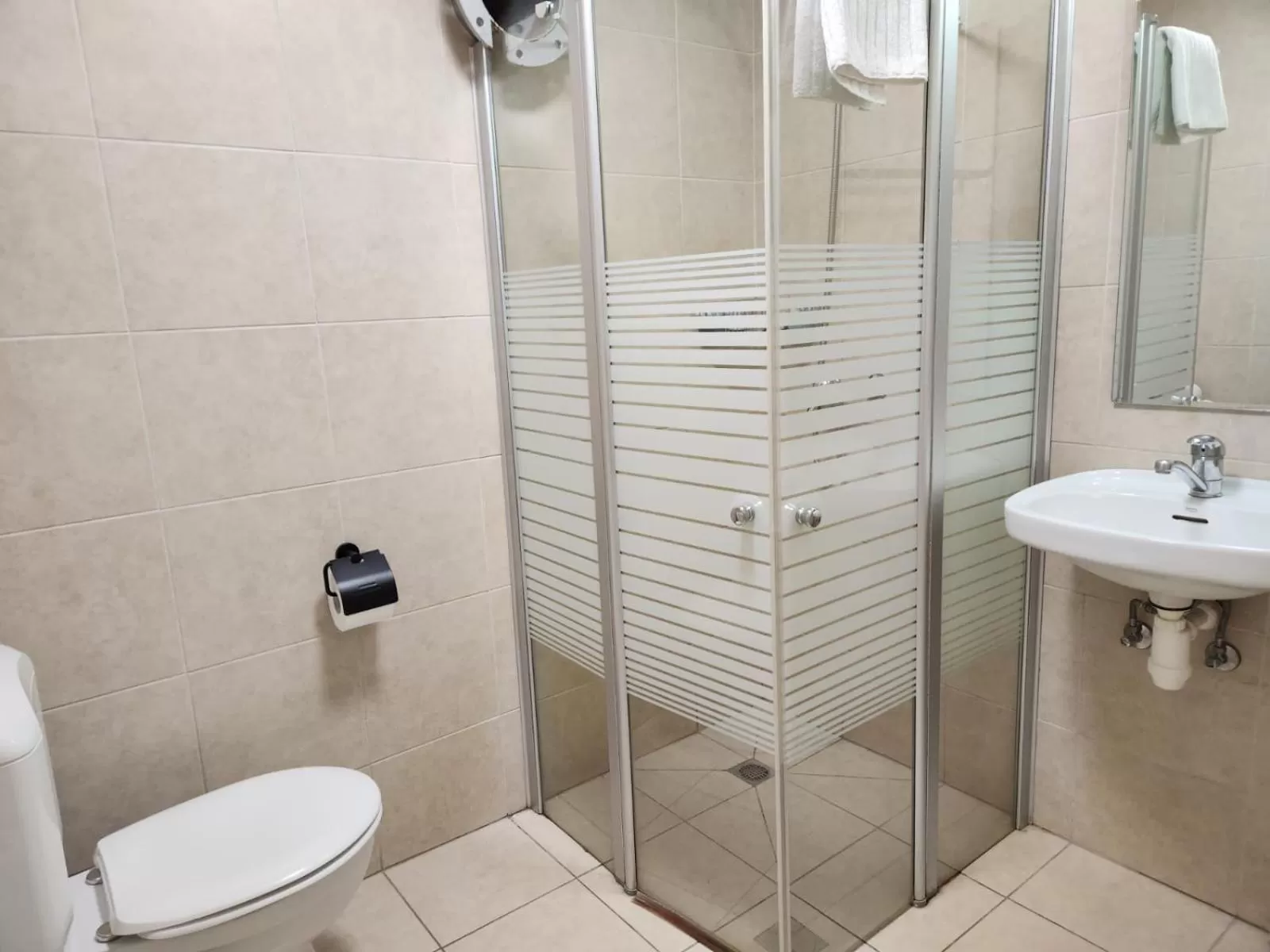 One-Bedroom Basement Apartment in Sahara Hotel Eilat