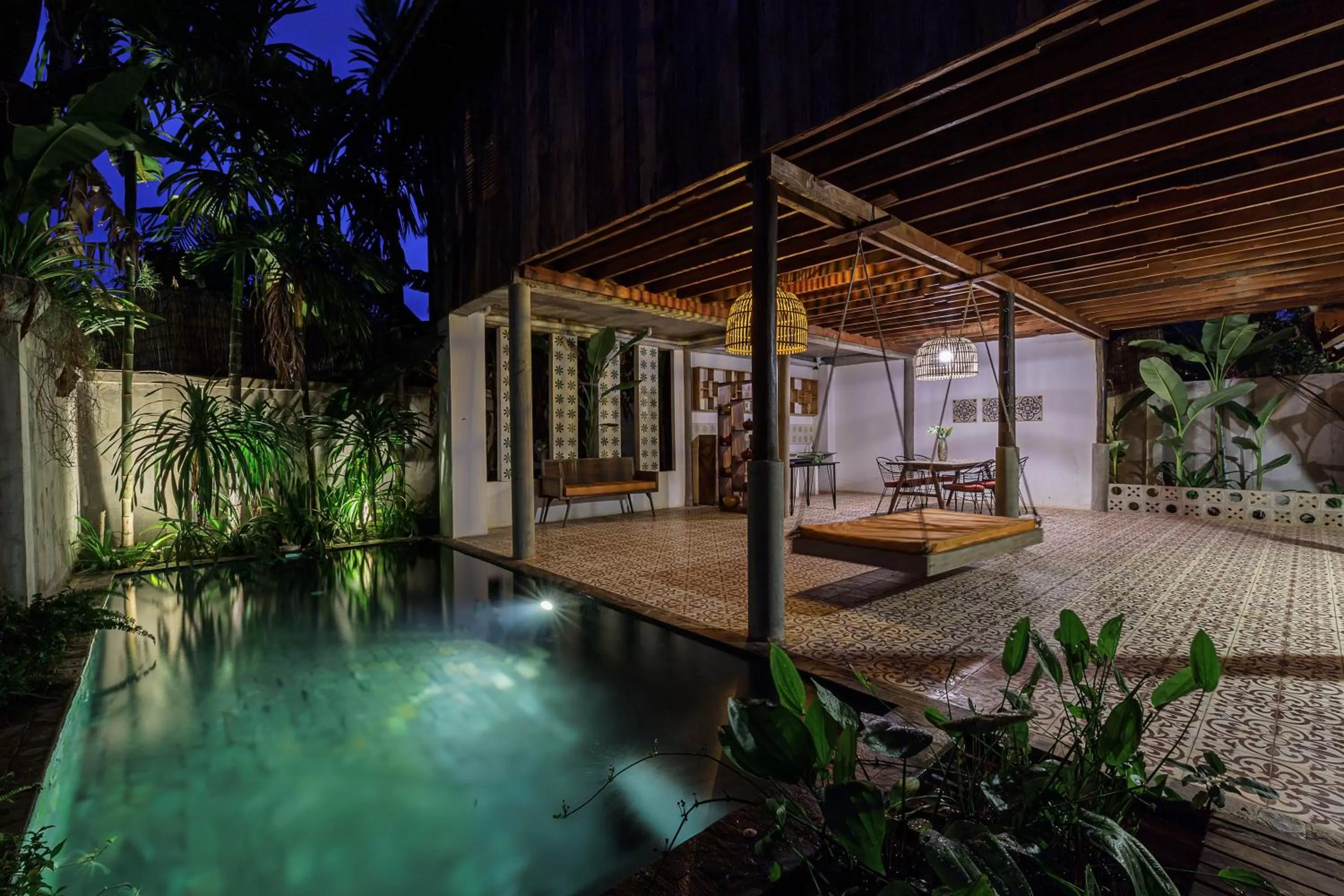 Night in Dontrei Villa Angkor